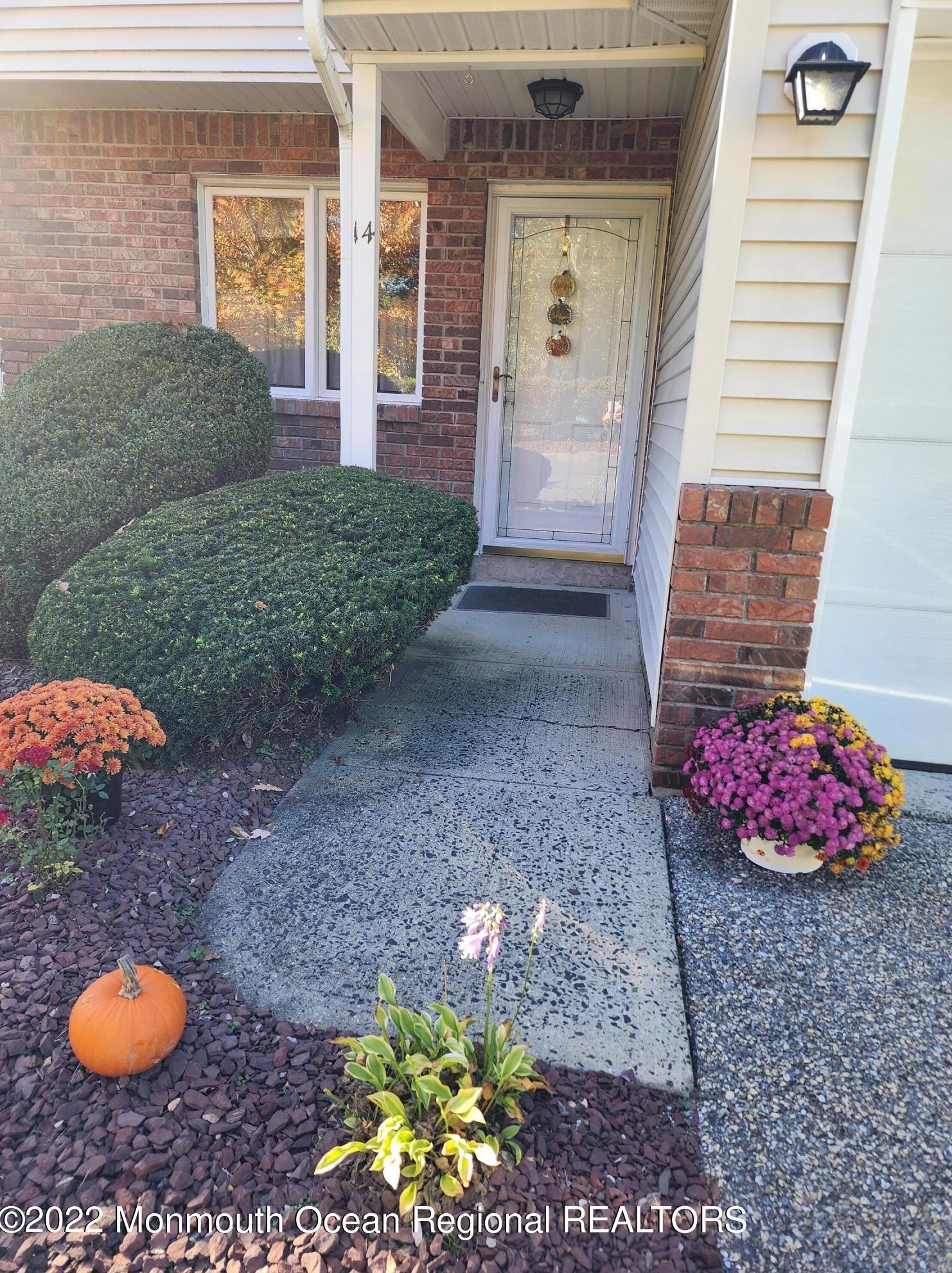 14 Rose Manor Ct, Bricktown, NJ 08723