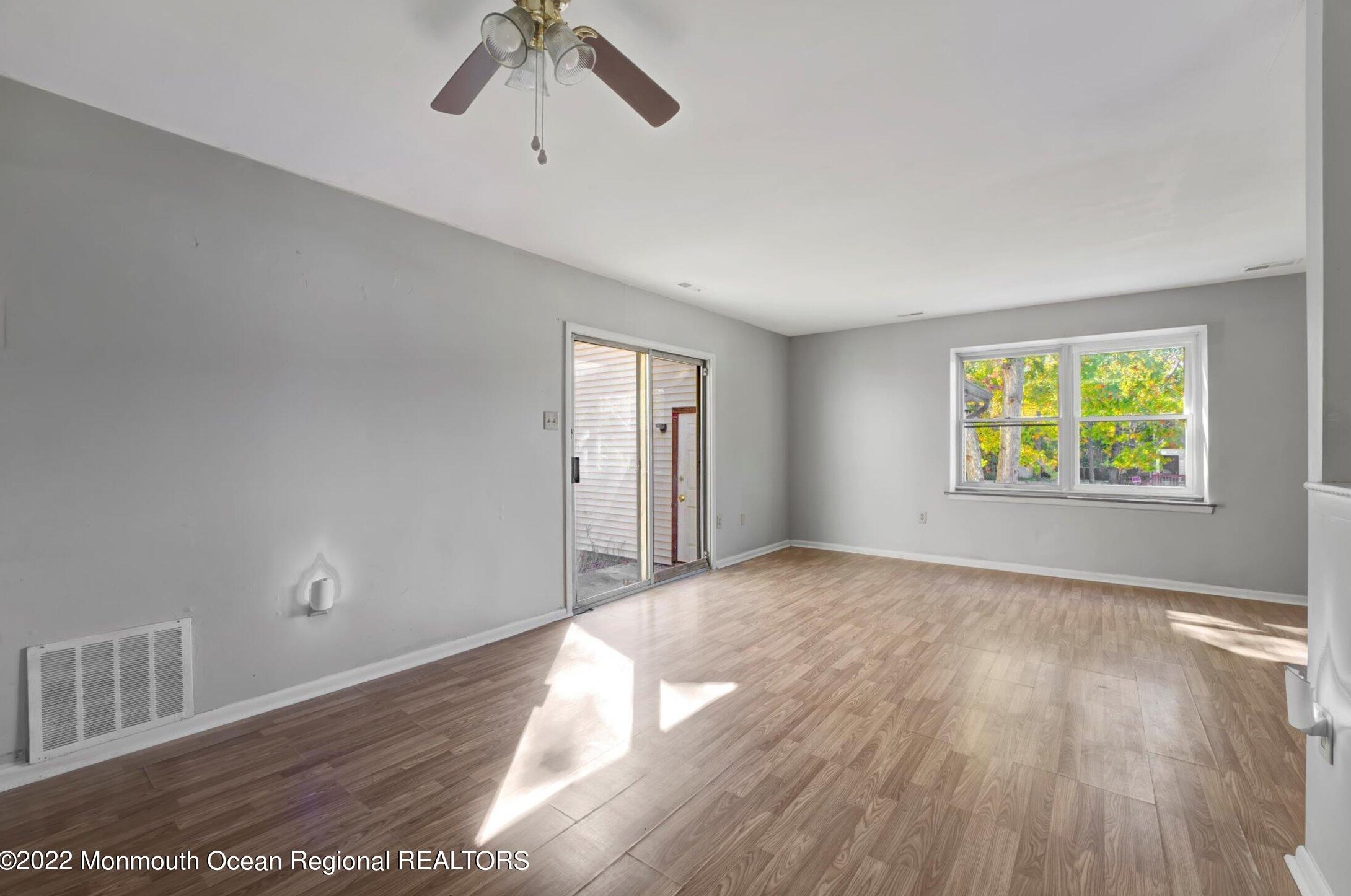 202 Winged Foot Ct, Tuckerton NJ 08087-3001 exterior