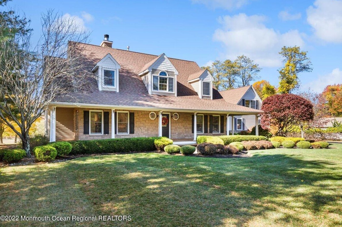 155 Robertsville Rd, East Freehold, NJ 07728