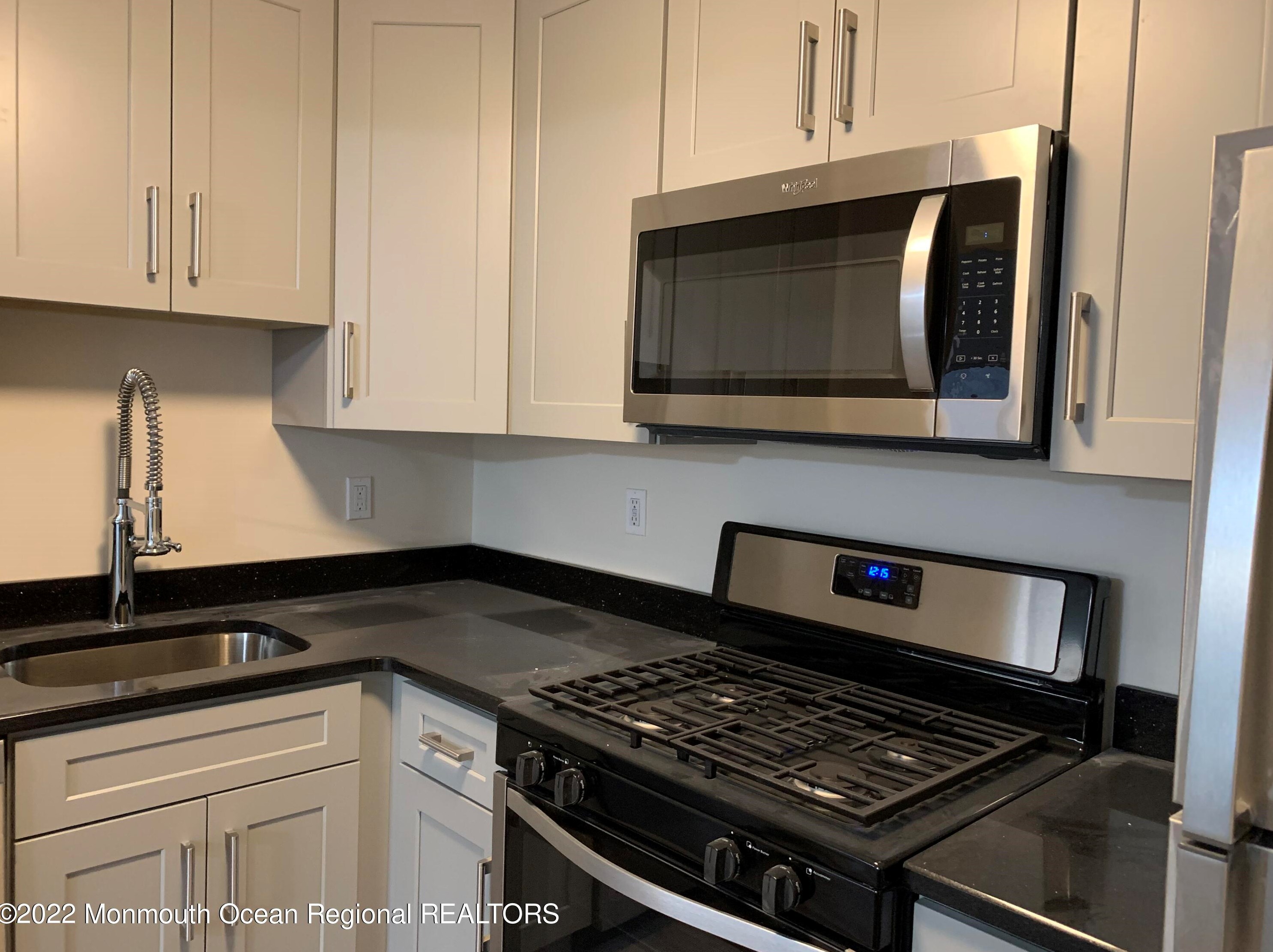 62 Briarwood Ct, Wall Township, NJ 07731