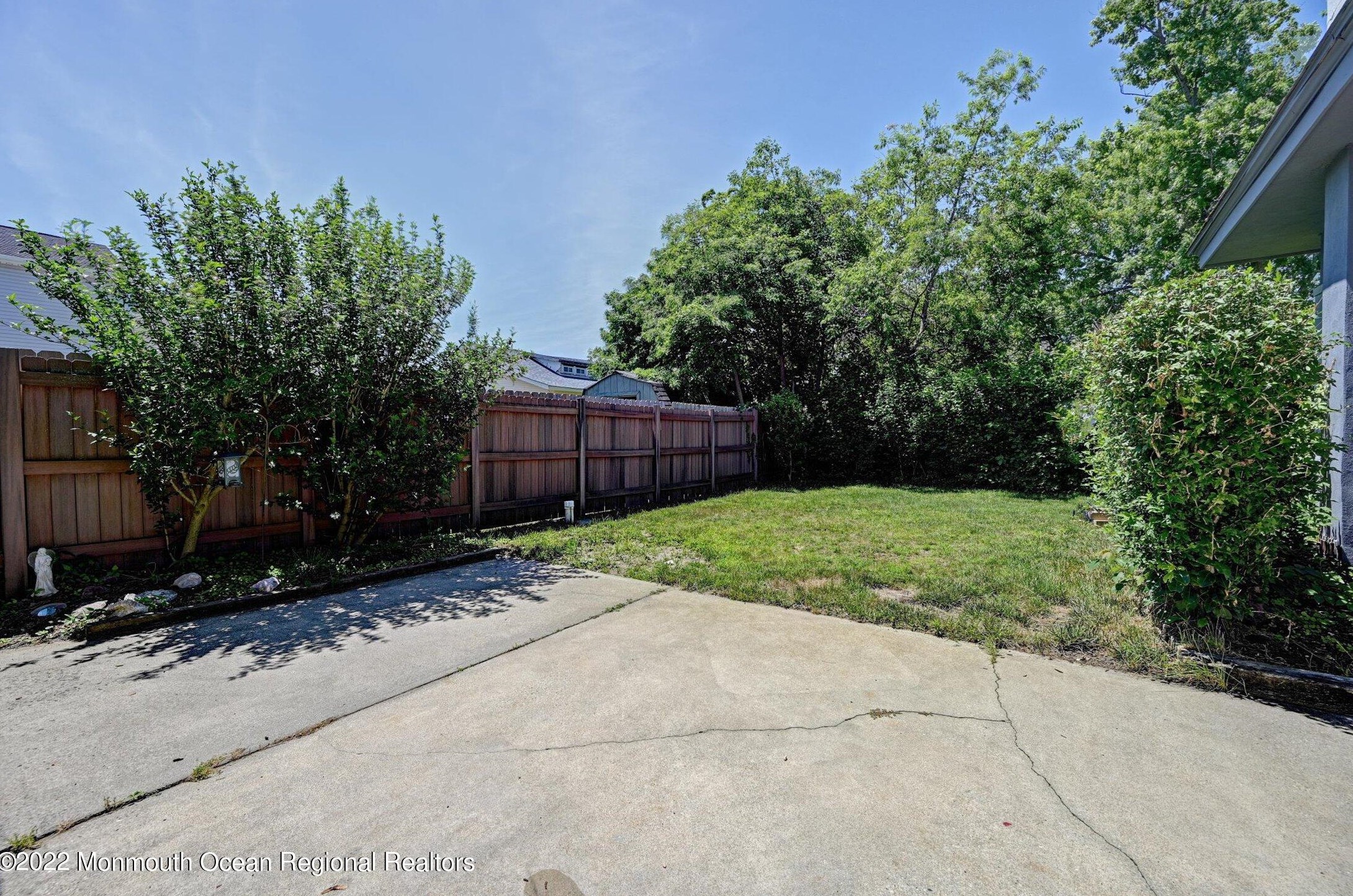 334 Barnegat Blvd, Beachwood NJ  08722-2911 exterior