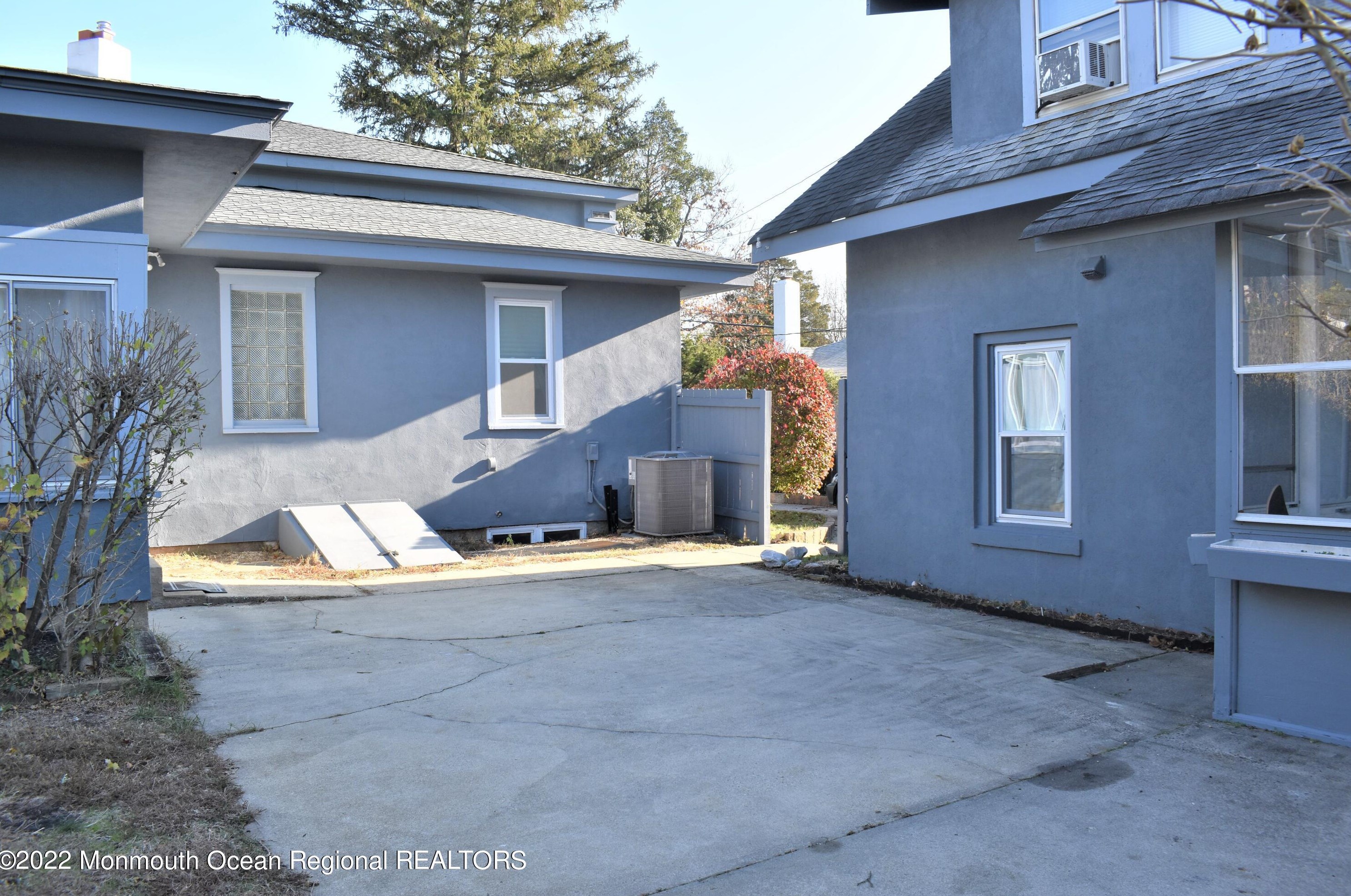 334 Barnegat Blvd, Beachwood NJ  08722-2911 exterior