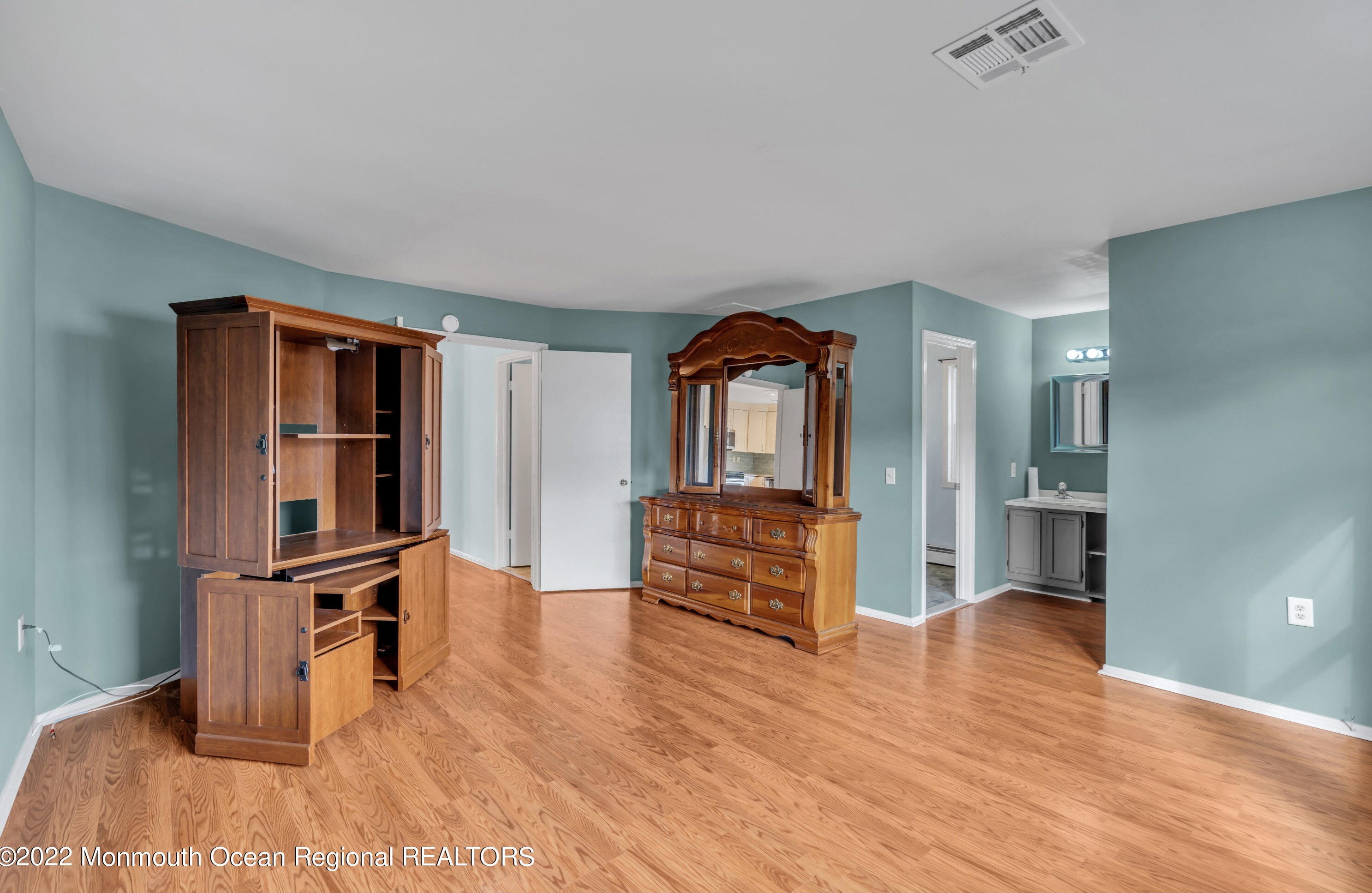 3 Tropicana Ct, Toms River NJ  08757-6445 exterior