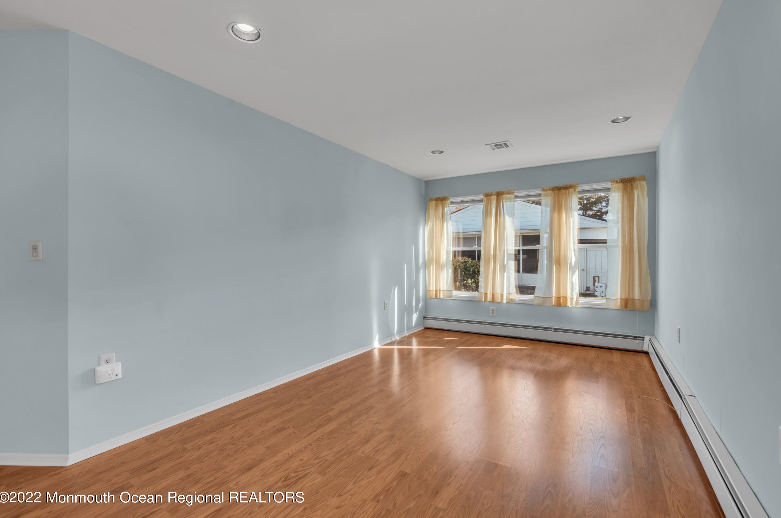 3 Tropicana Ct, Toms River NJ  08757-6445 exterior