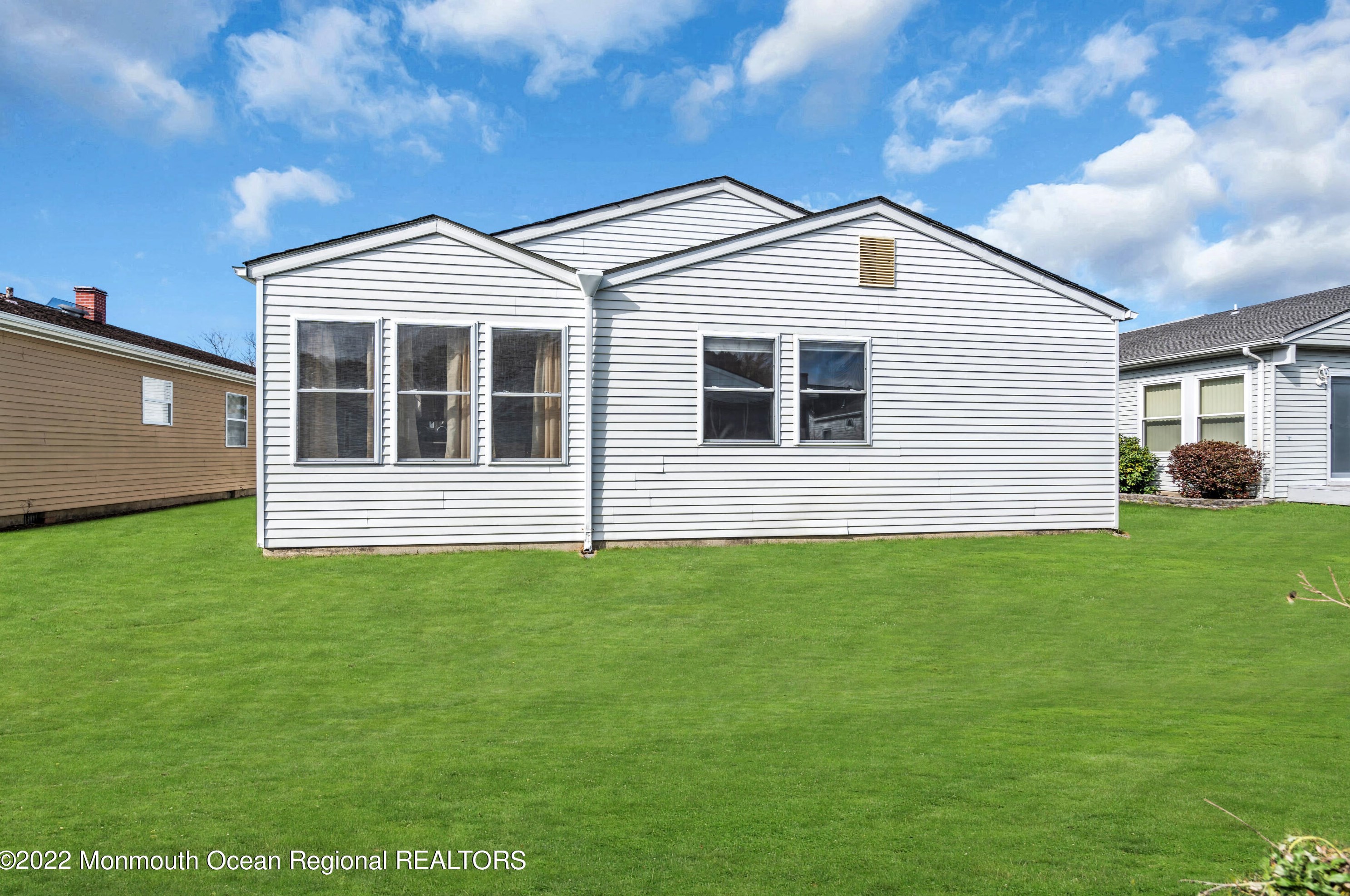 3 Tropicana Ct, Toms River NJ  08757-6445 exterior