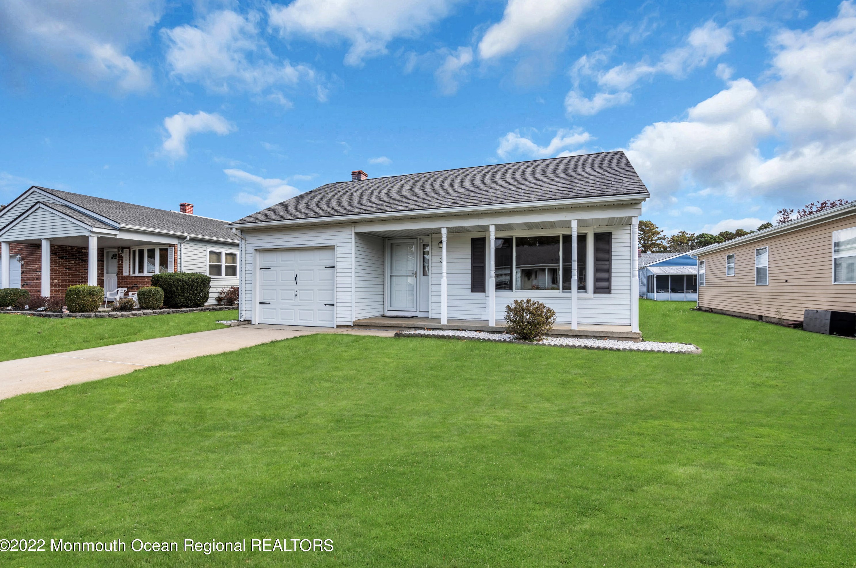 3 Tropicana Ct, Toms River NJ  08757-6445 exterior