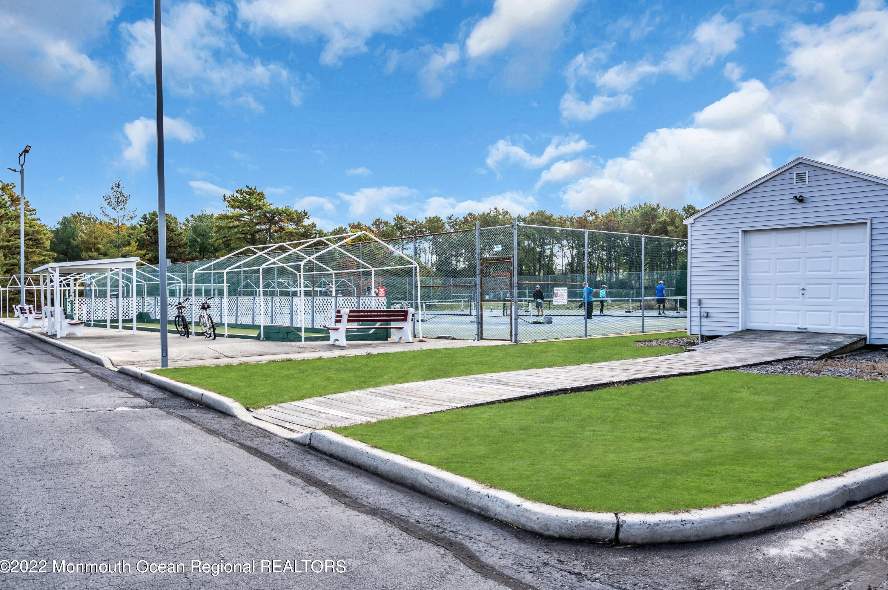 3 Tropicana Ct, Toms River NJ  08757-6445 exterior