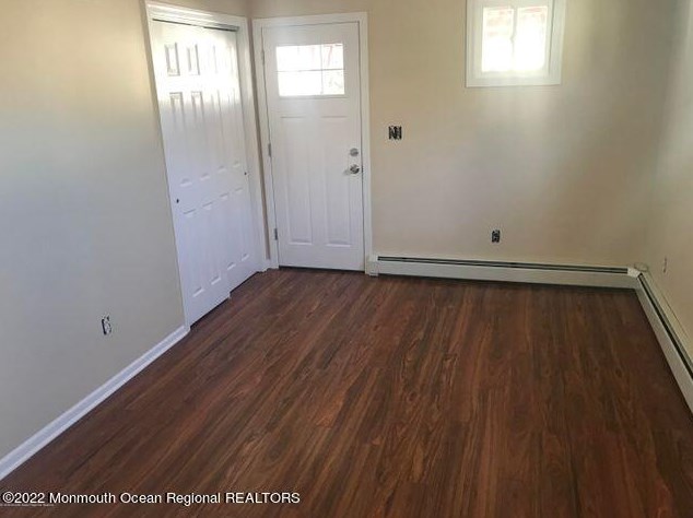 261 Seeley Ave, Ideal Beach NJ  07734-1143 exterior