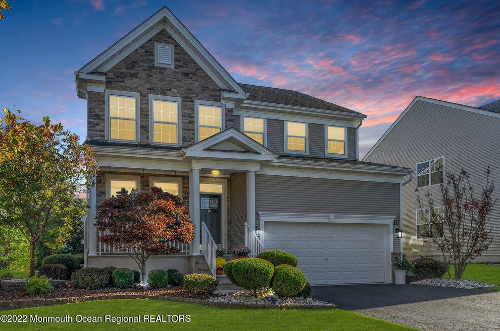 10 Mulberry Dr, Millstone Township, NJ 07726