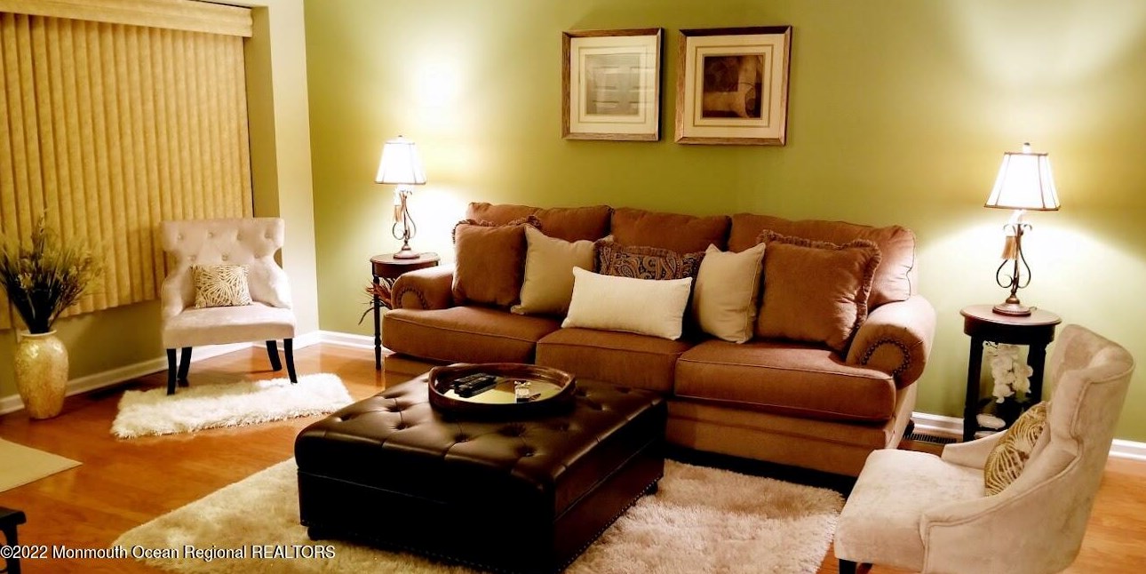 206 Brookfield Dr, Jackson Twp, NJ 08527
