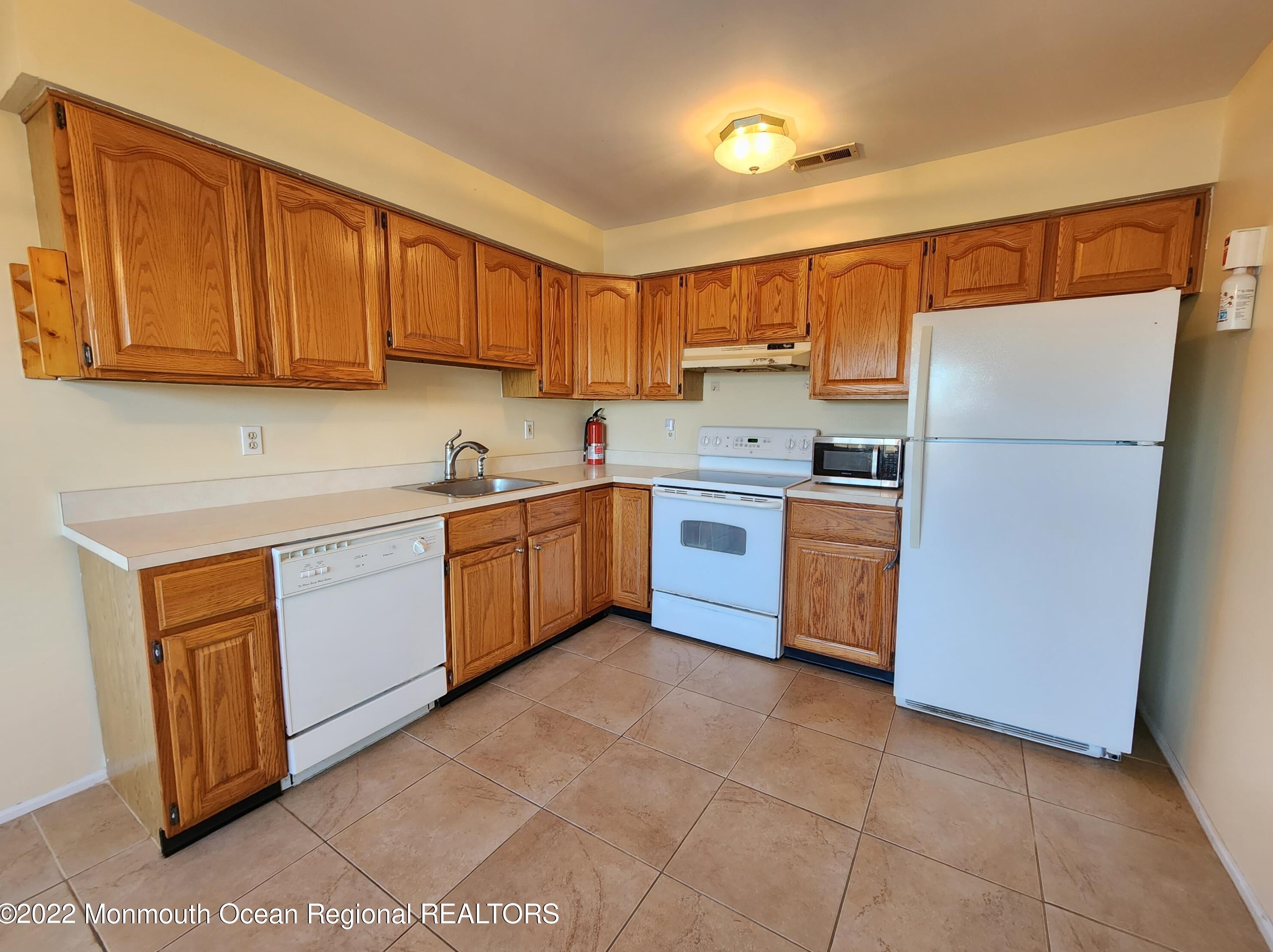 420 Beachway Ave, Ideal Beach, NJ 07734