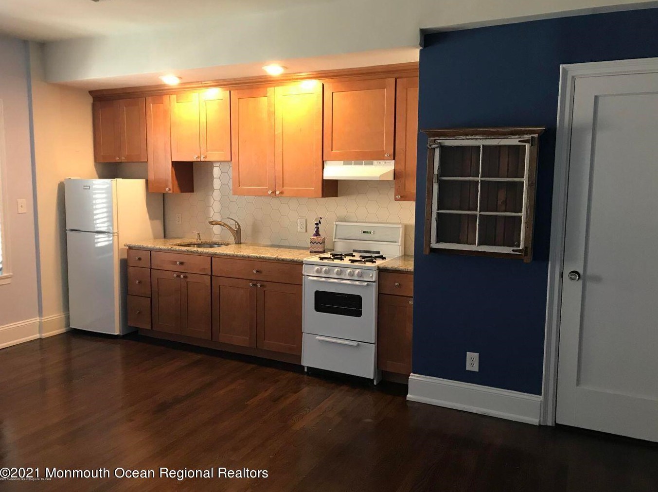 1700 Webb St Apt 3c, Tinton Falls, NJ