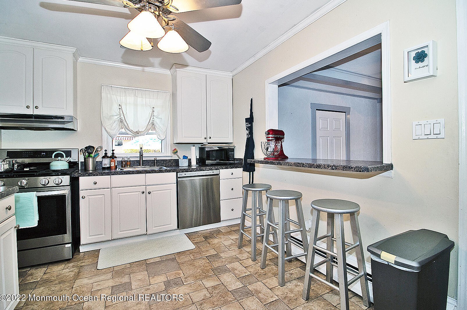 616 Cable Ave, Beachwood NJ  08722-3638 exterior