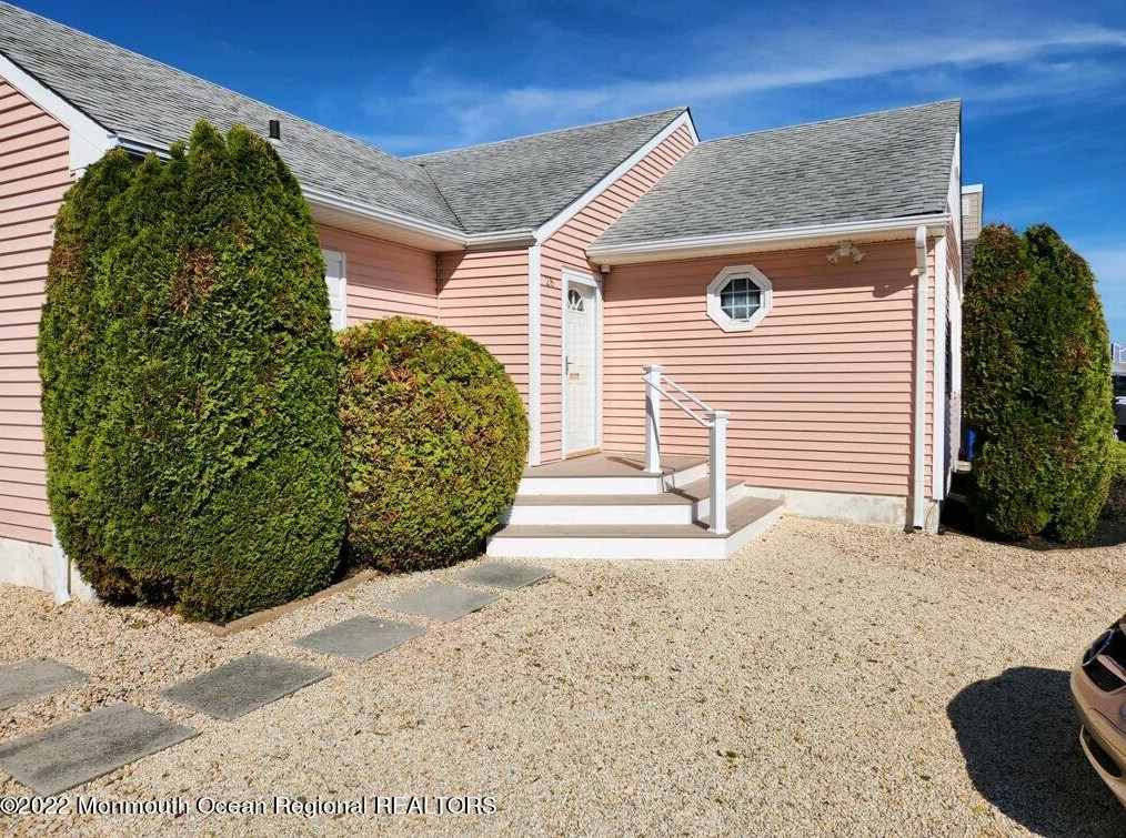 28 Diane Rd, Cedar Bonnet Island, NJ 08050