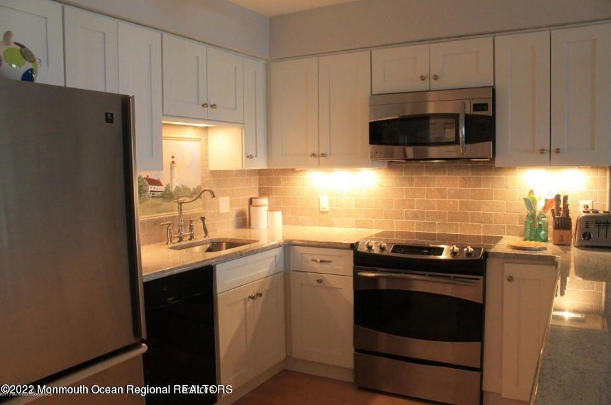 100 Seaview Ave # 3a, Monmouth Beach, NJ
