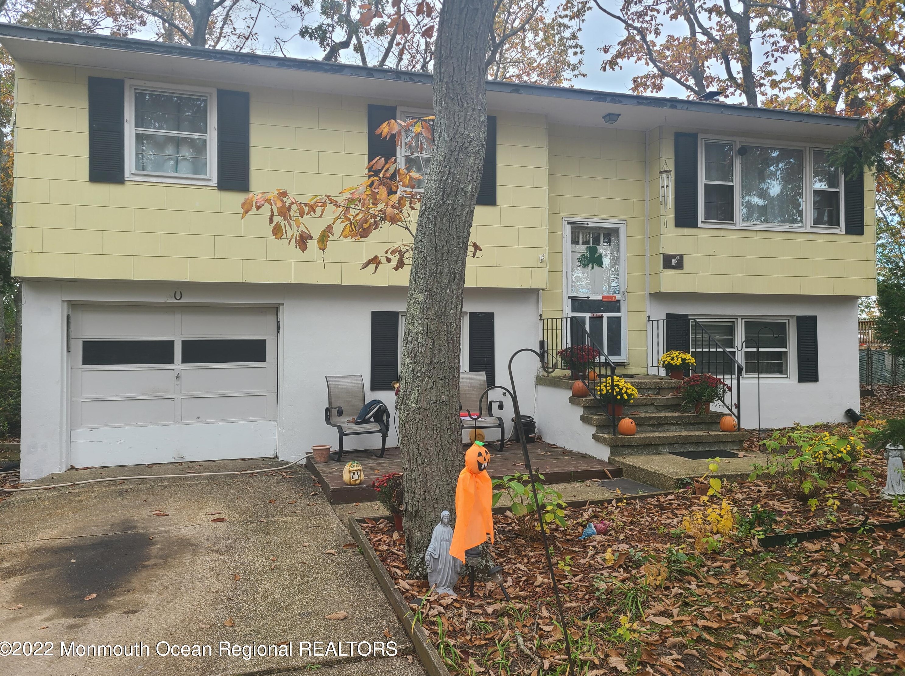 38 Spruce Rd, Wall Township, NJ 07731-1423