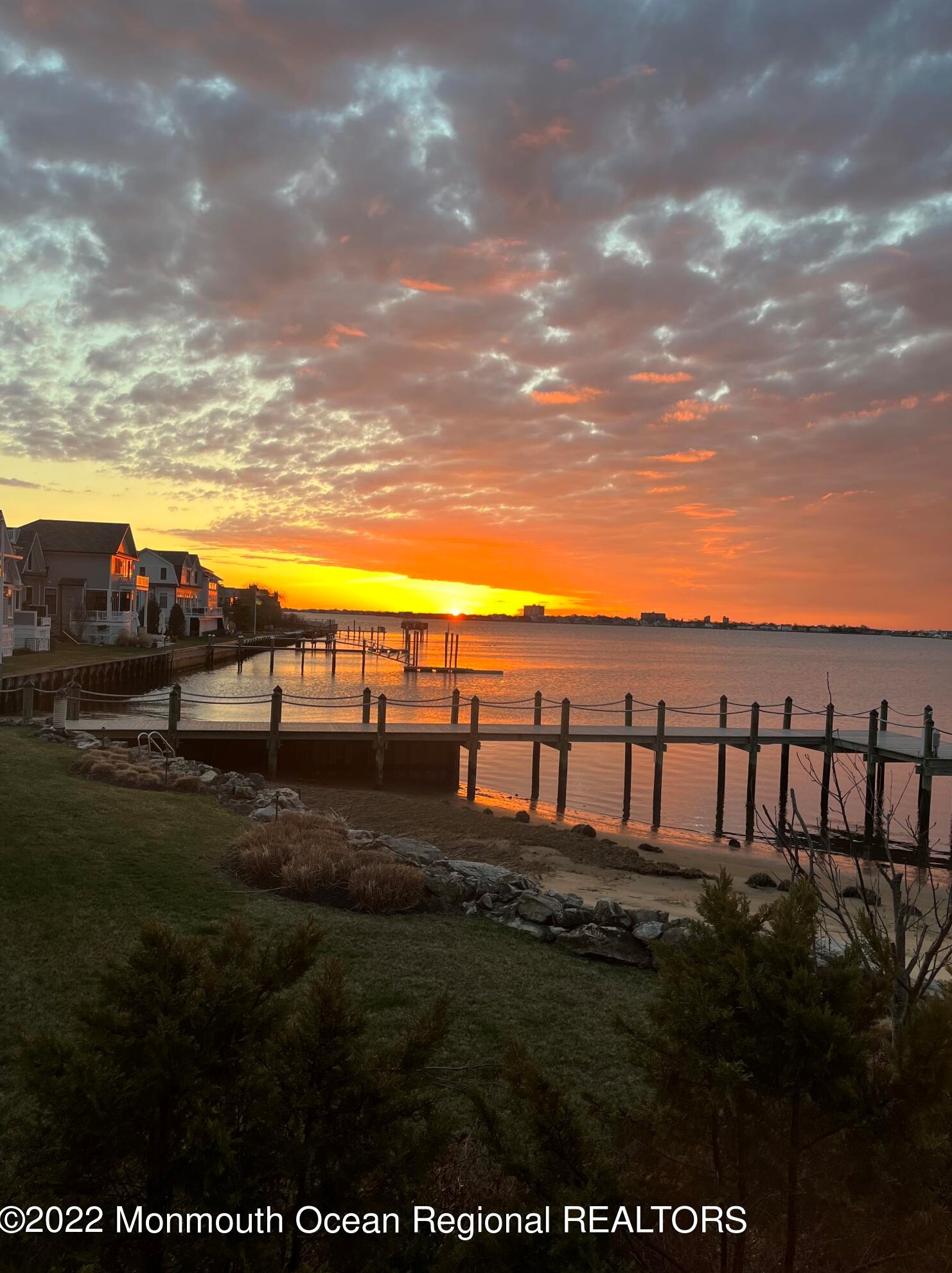 670 Little Silver Point Rd, Little Silver, NJ 07739