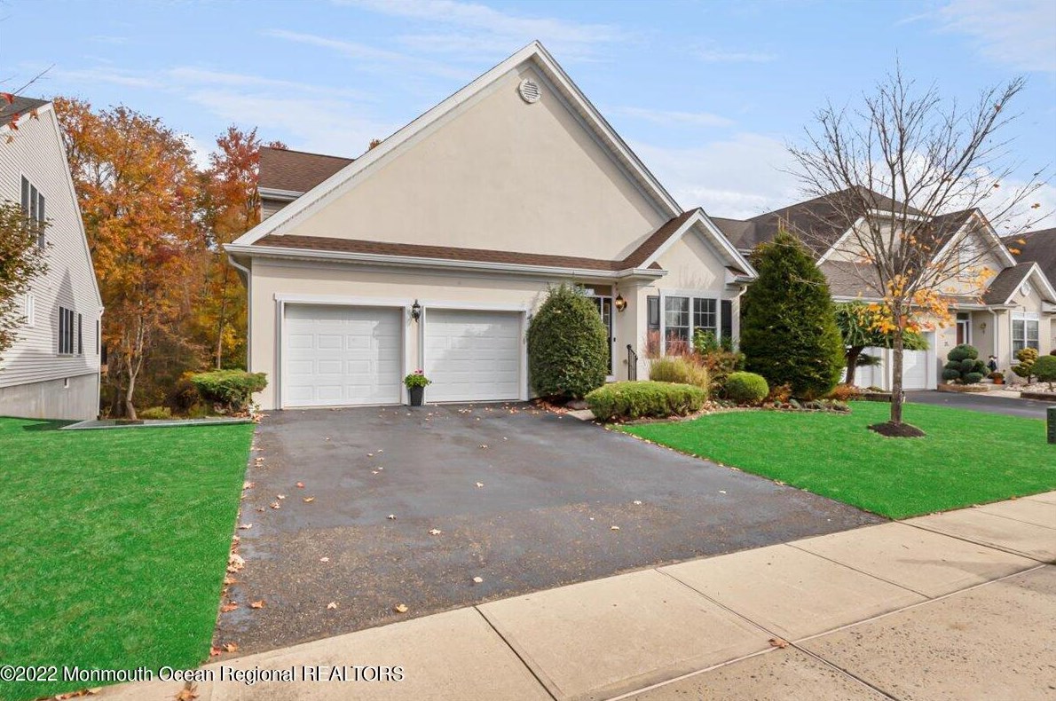 33 Yates Rd, Millstone Township, NJ 07726-8392