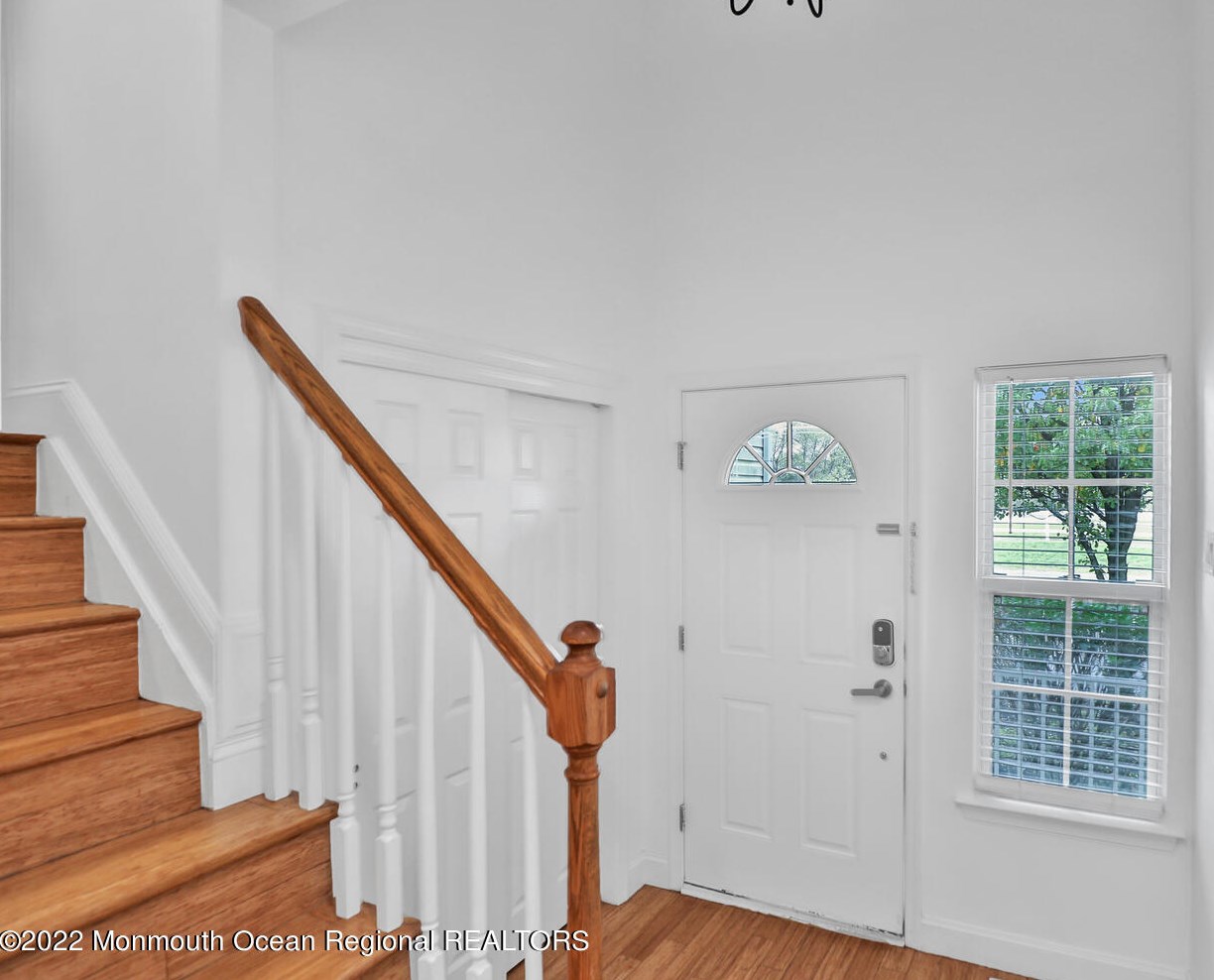 578 Beachway Ave, Ideal Beach, NJ 07734