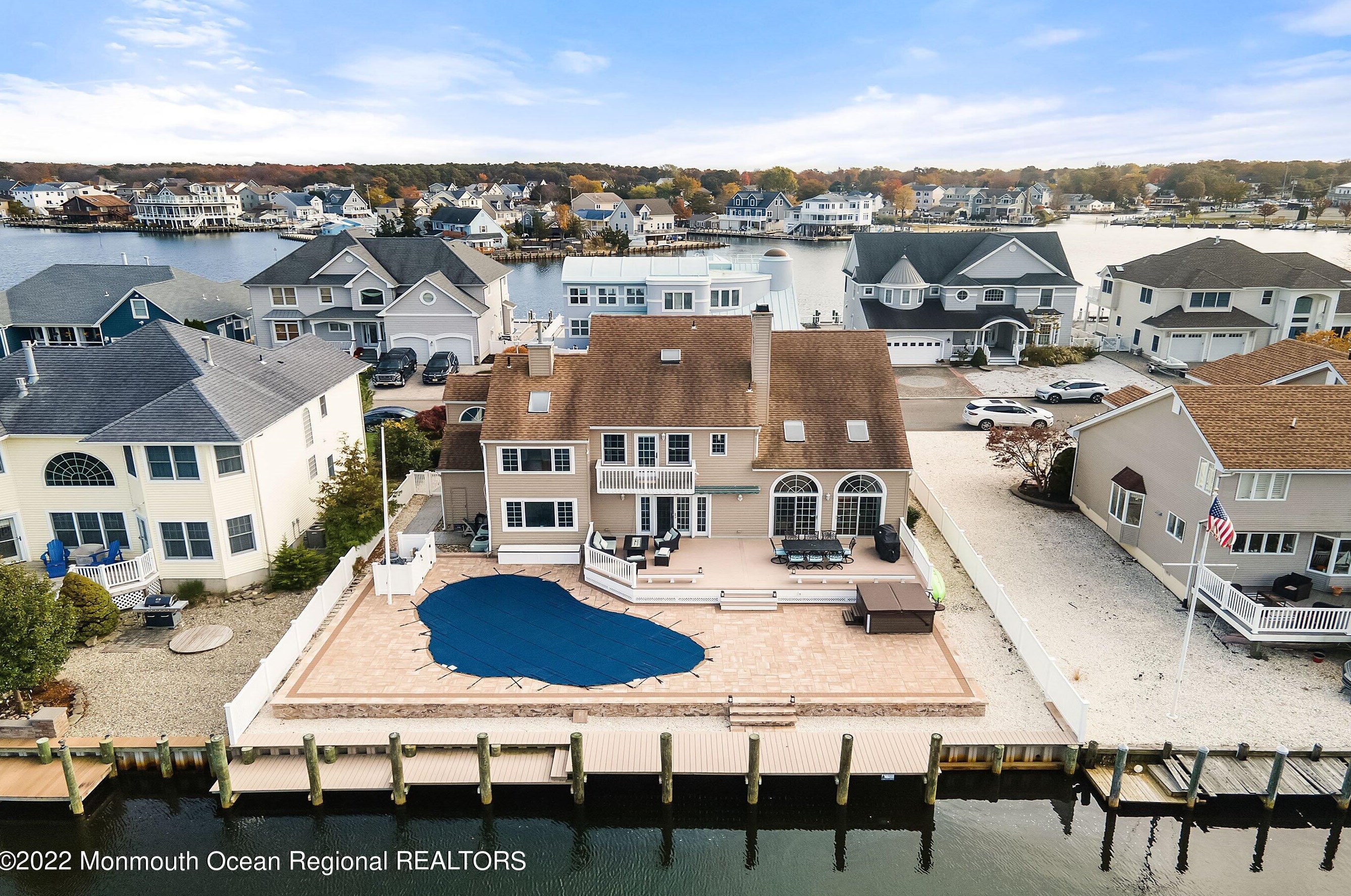 707 Fairview Ln, Lacey, NJ 08731