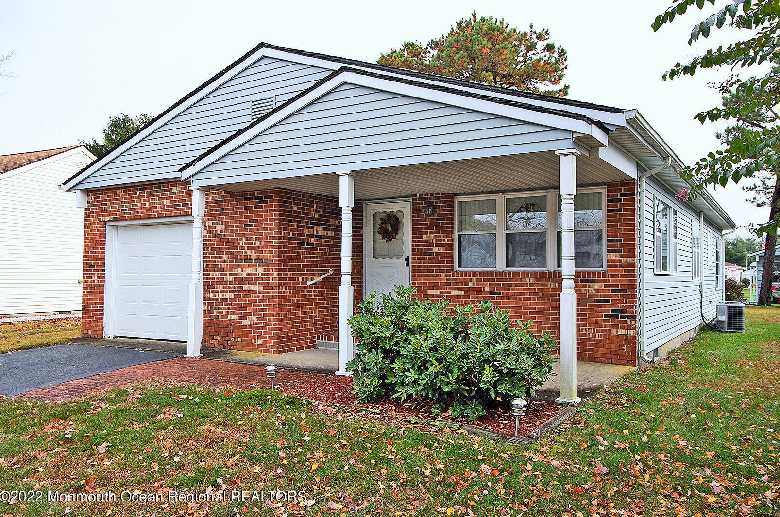 17 Manitoba Ct, Toms River, NJ 08757-6444