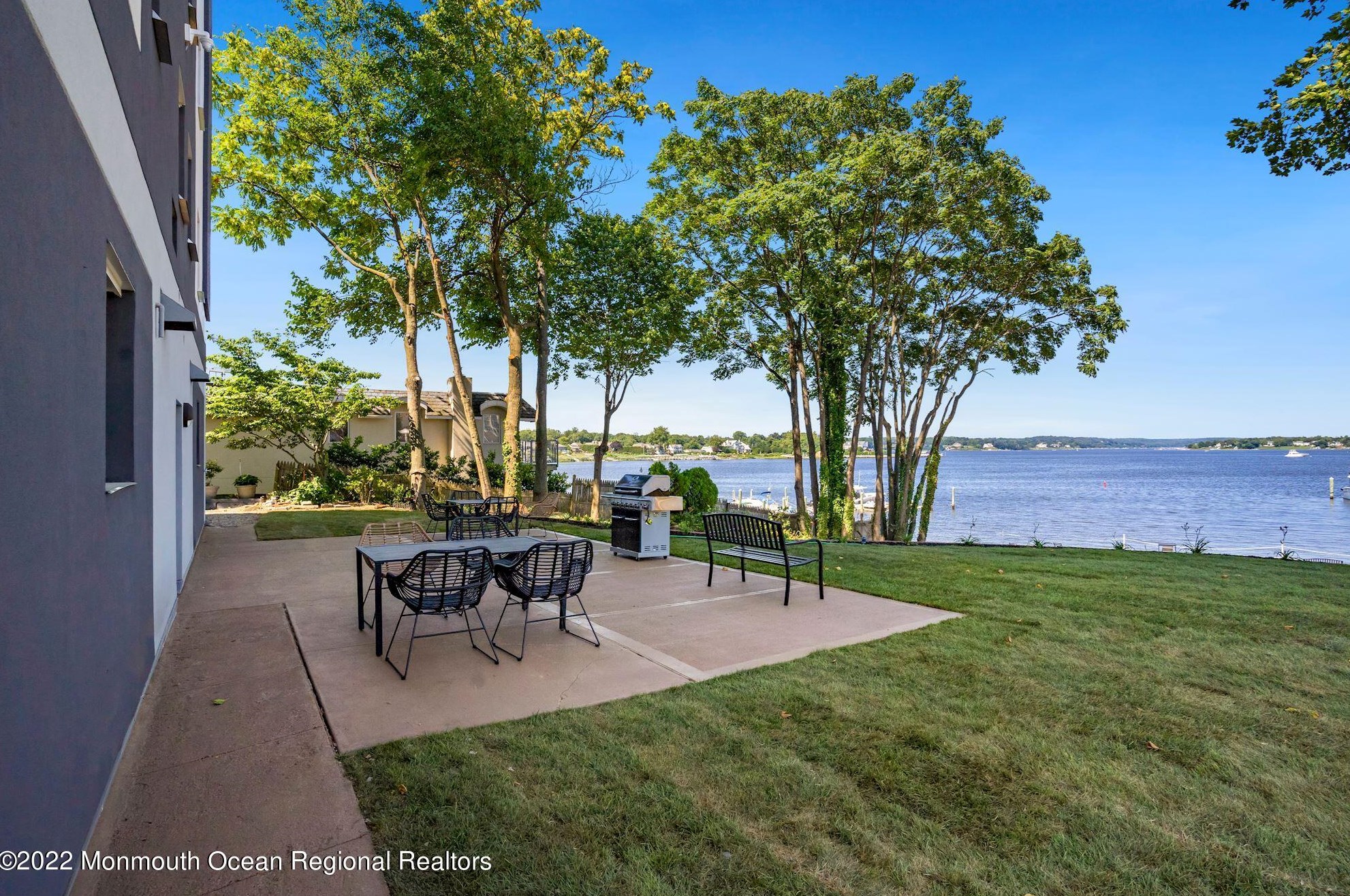 122-5a Bodman Pl, Tinton Falls, NJ 07701