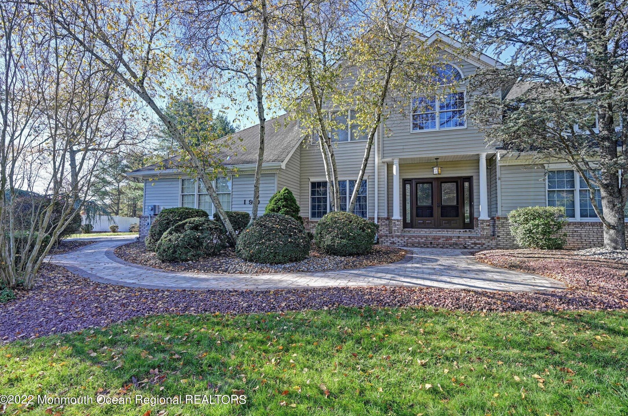 190 Sheffield Dr, East Freehold, NJ 07728