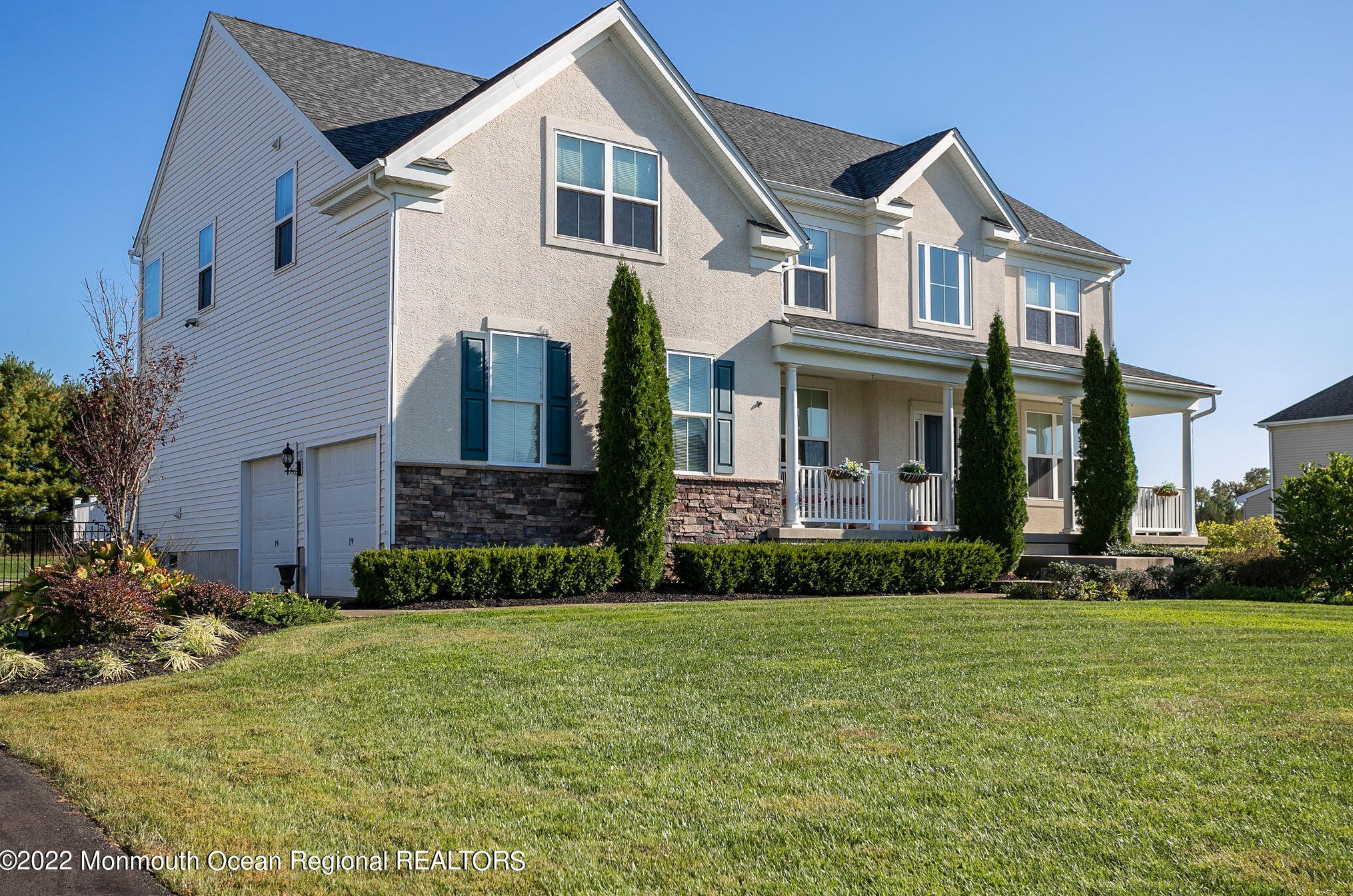 19 Manchester Ct, Columbus, NJ 08022