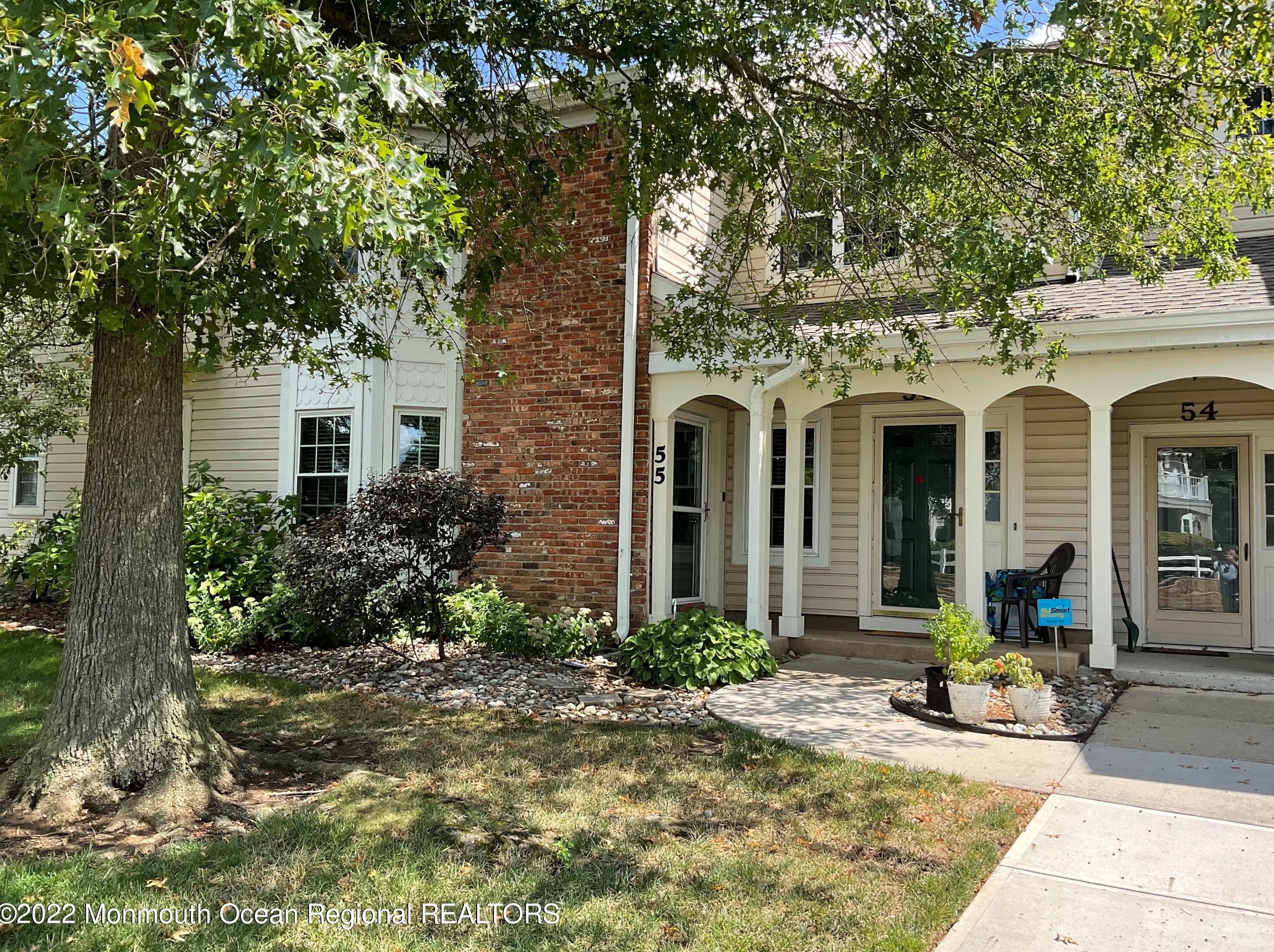 55 Lily Ln, East Freehold, NJ 07728