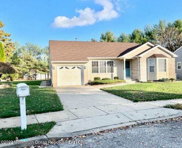4 Chutney St, Toms River, NJ 08757-4531