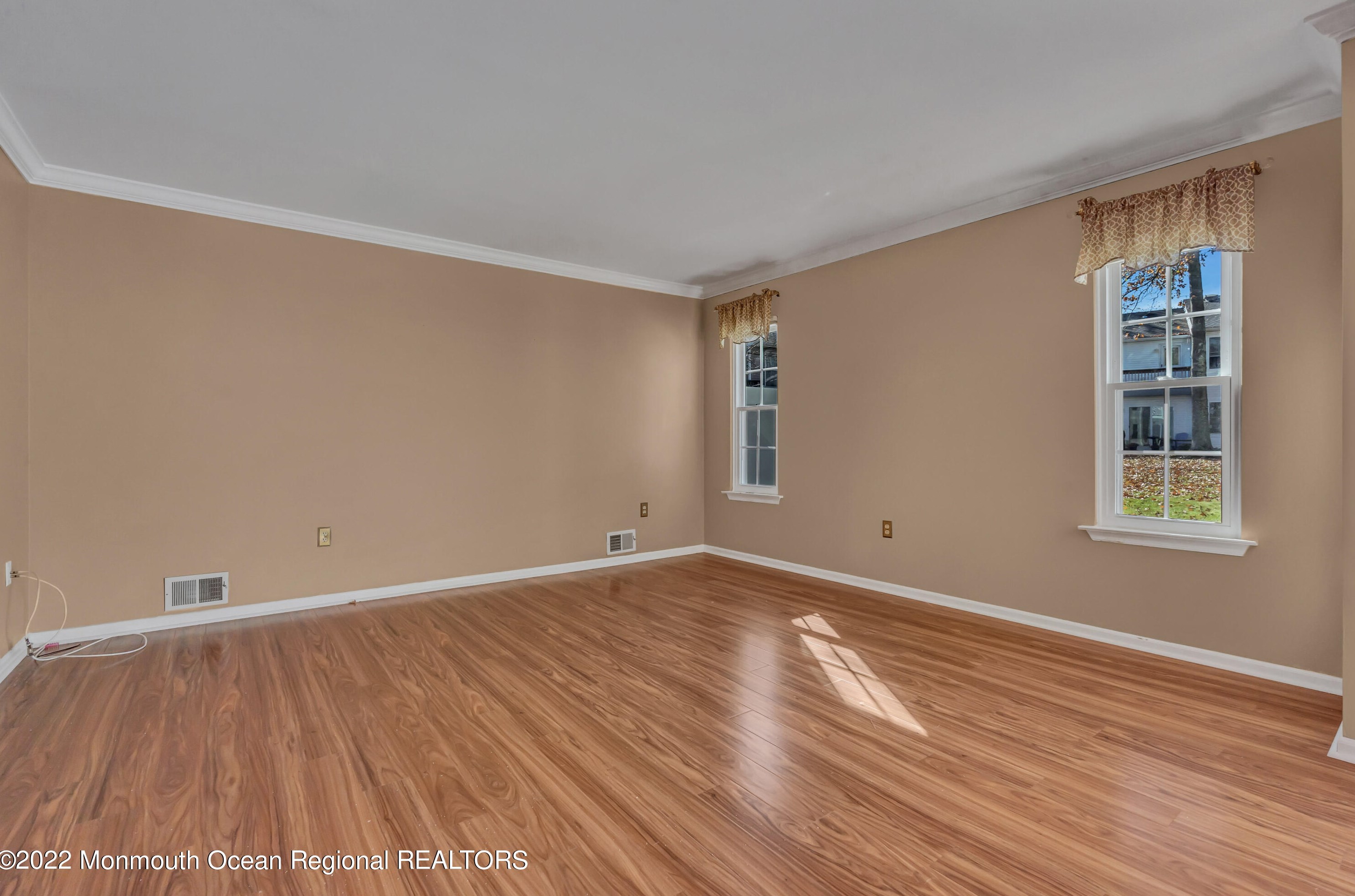 6 Pointe Cir, Wall Township NJ  07753-7933 exterior