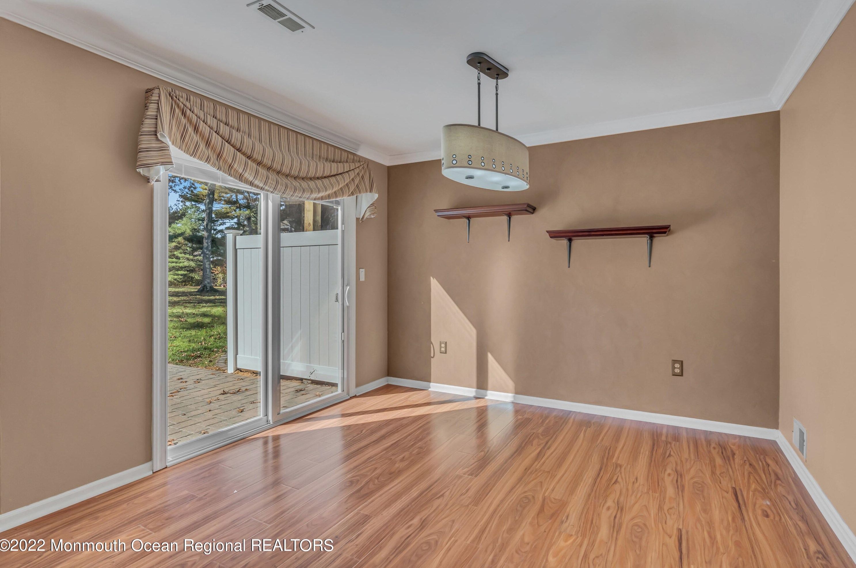 6 Pointe Cir, Wall Township NJ  07753-7933 exterior