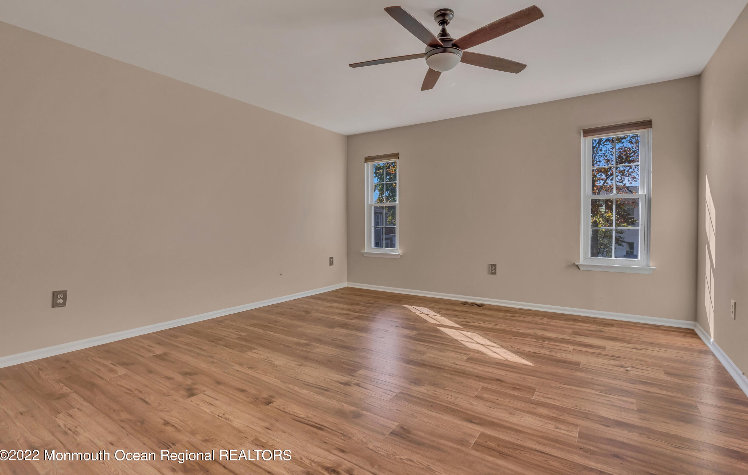 6 Pointe Cir, Wall Township NJ  07753-7933 exterior