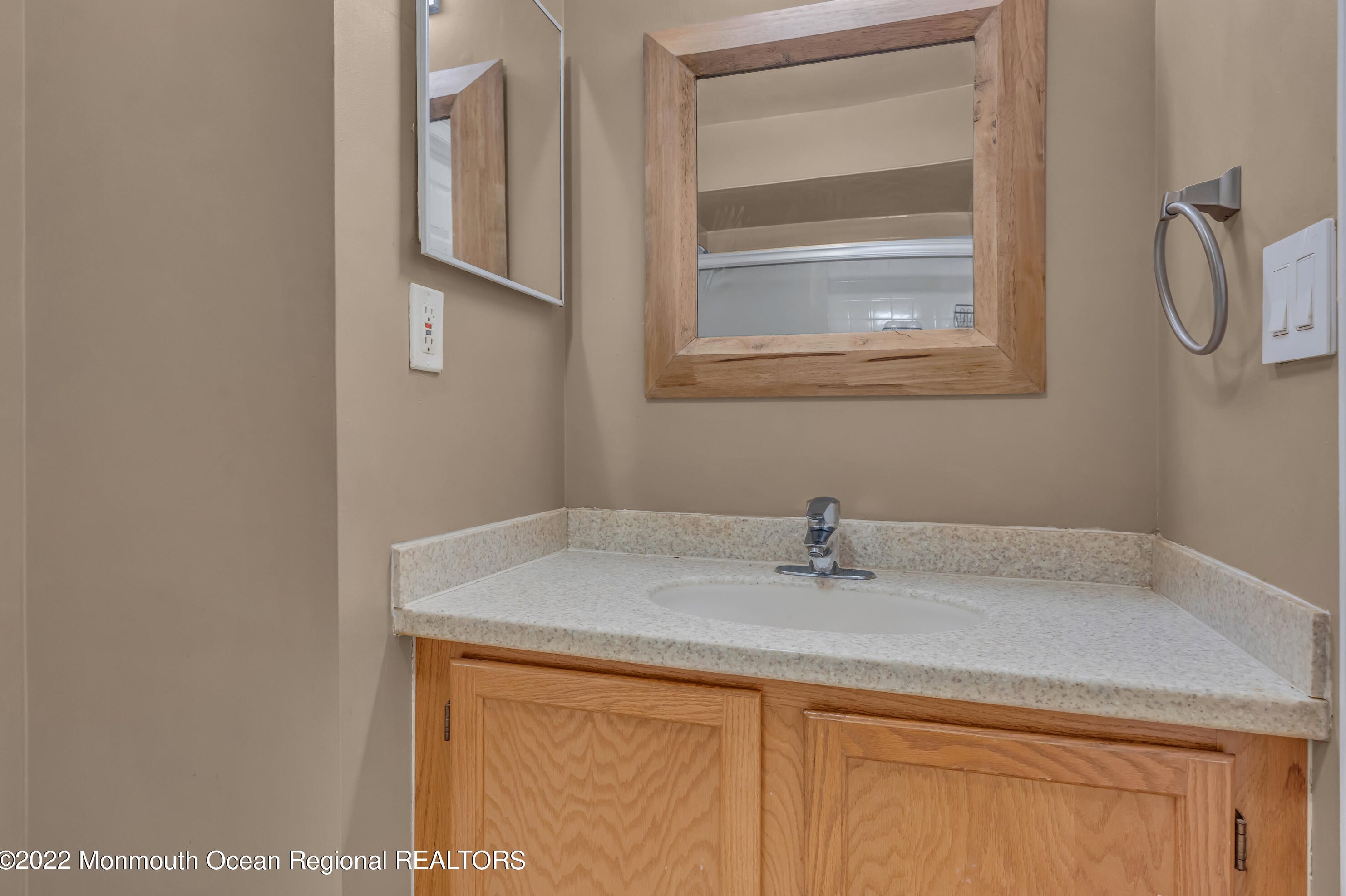 6 Pointe Cir, Wall Township NJ  07753-7933 exterior