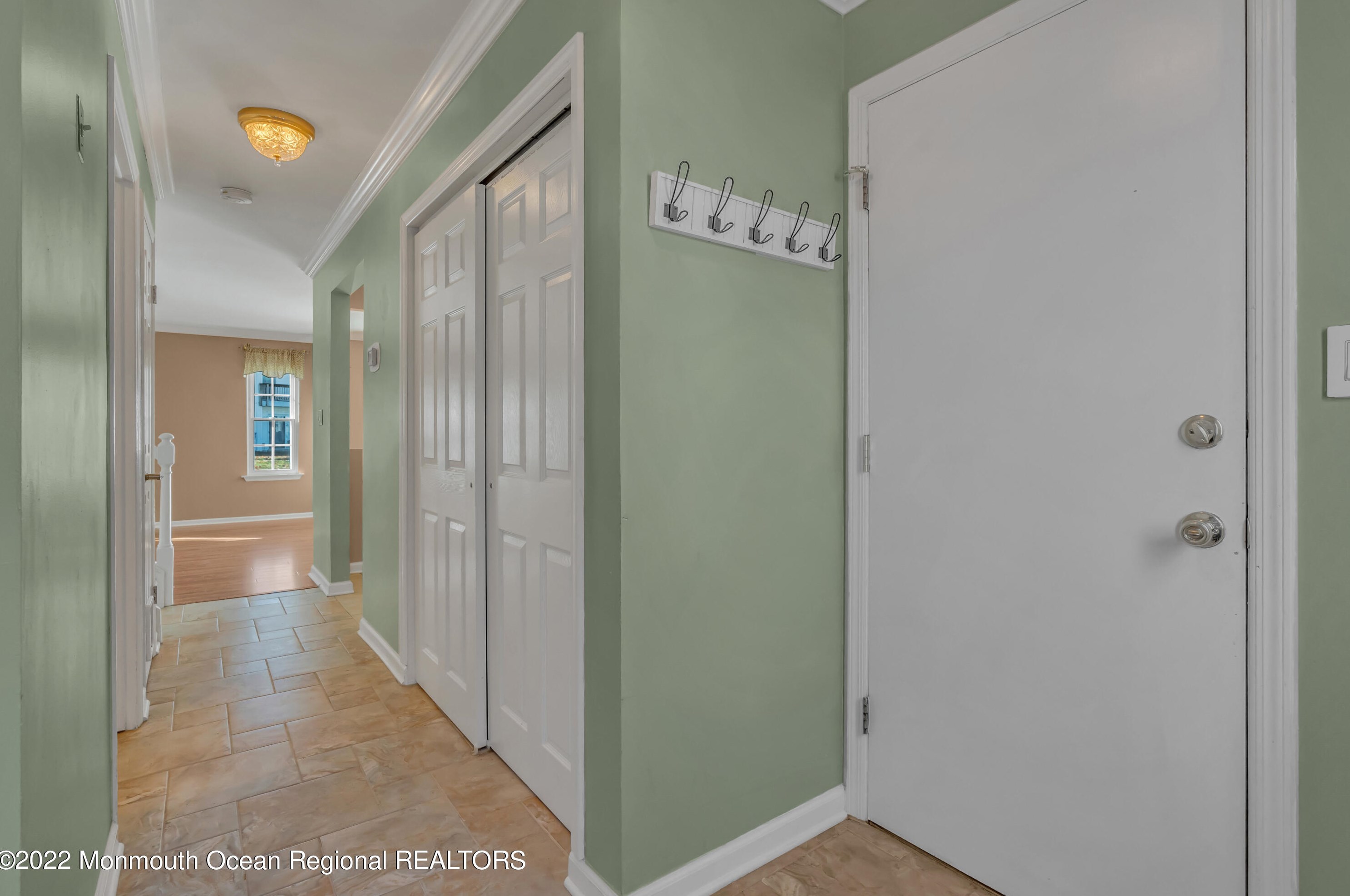 6 Pointe Cir, Wall Township NJ  07753-7933 exterior