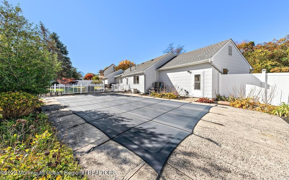 1105 Kenton Dr, Toms River, NJ 08753-3018