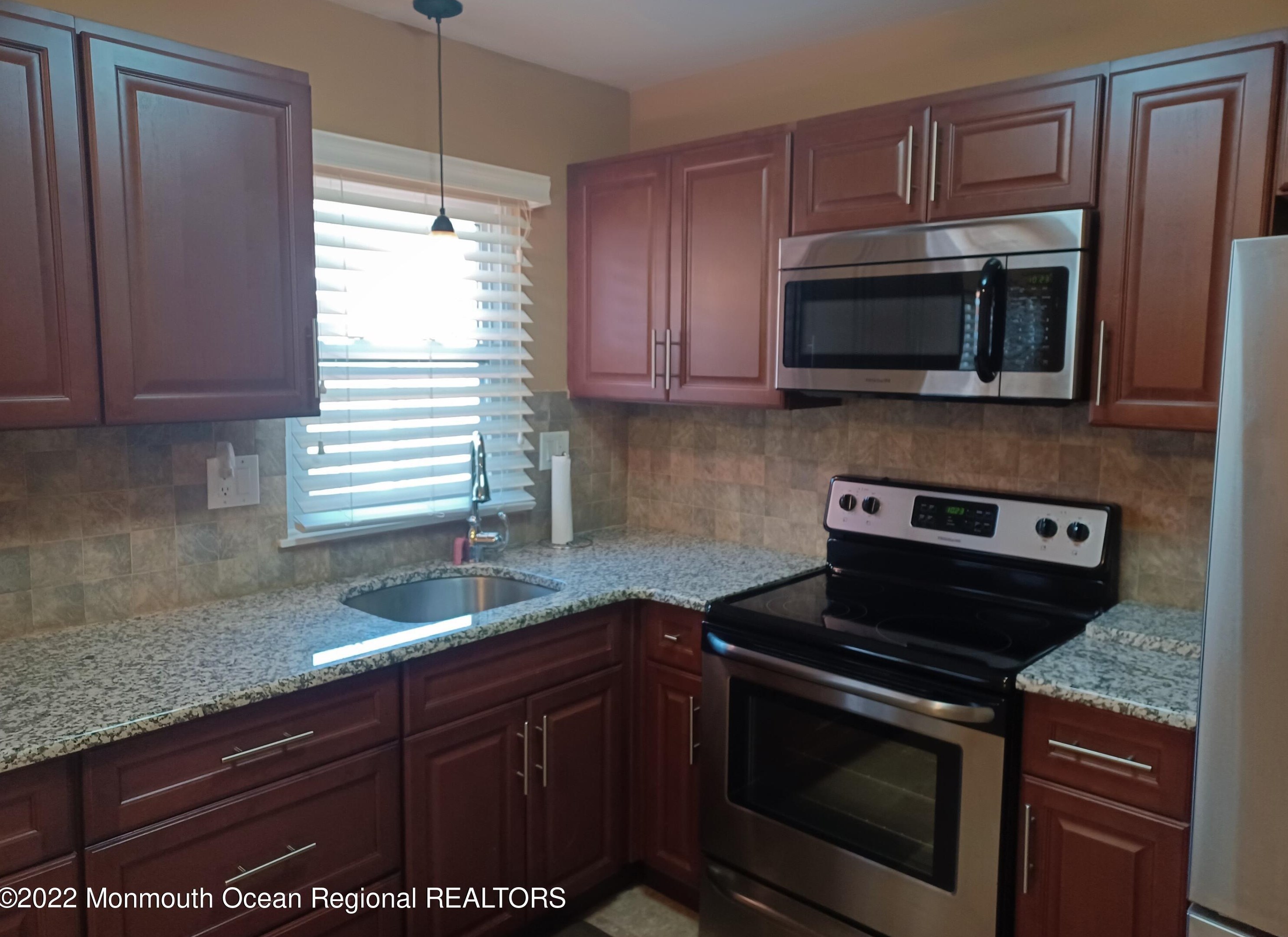 36 Cambridge Ct #d, Lakewood, NJ 08701