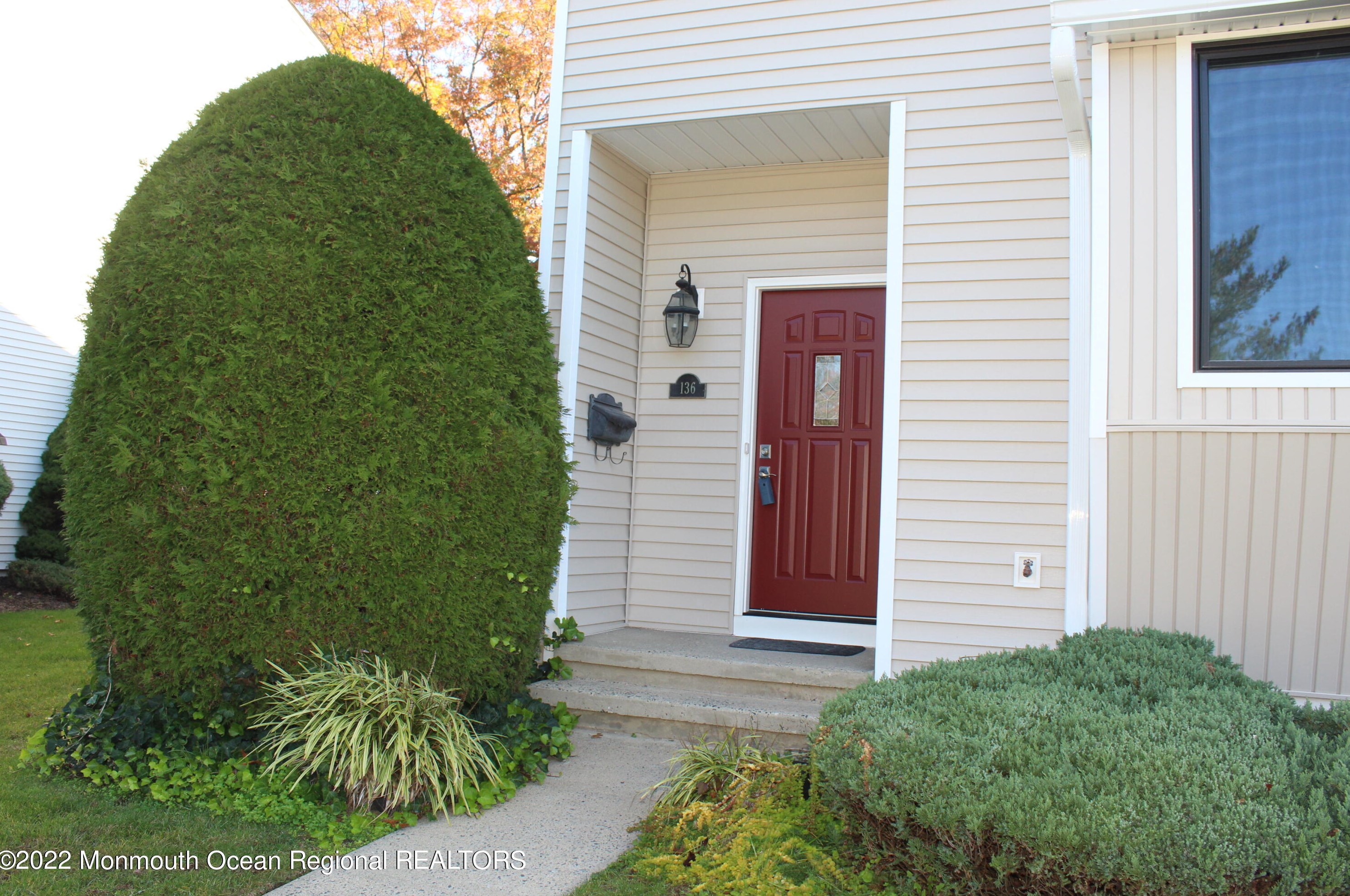 136 Clubhouse Dr, Middletown, NJ 07748