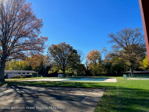 84 Manchester Ct #h, East Freehold, NJ 07728