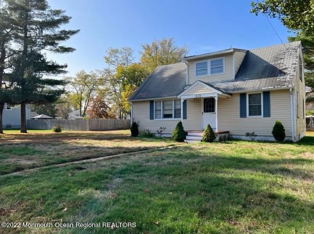 519 Center Ave, Middletown, NJ 07748