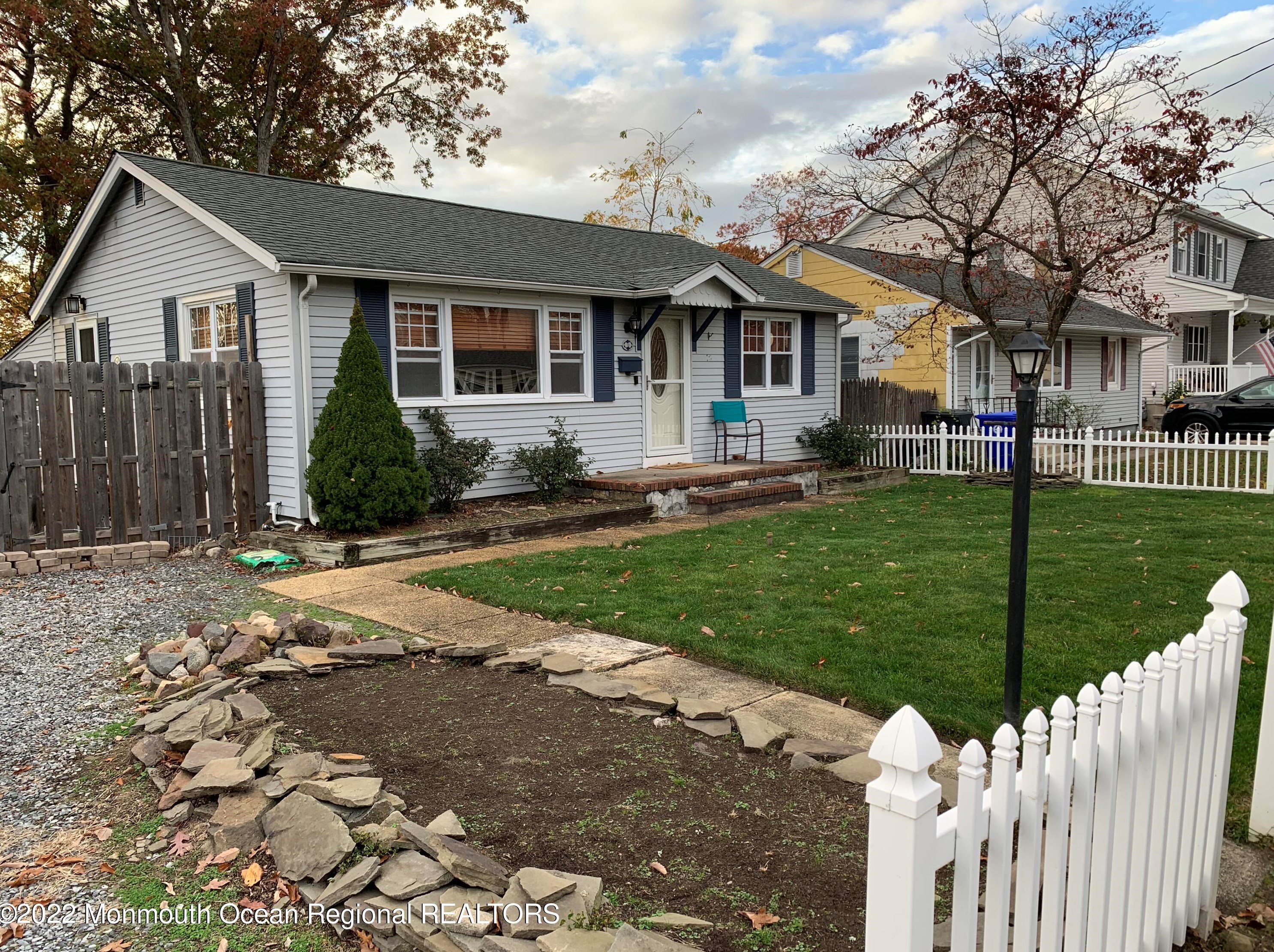 10 Stuyvesant Rd, Bricktown, NJ 08723