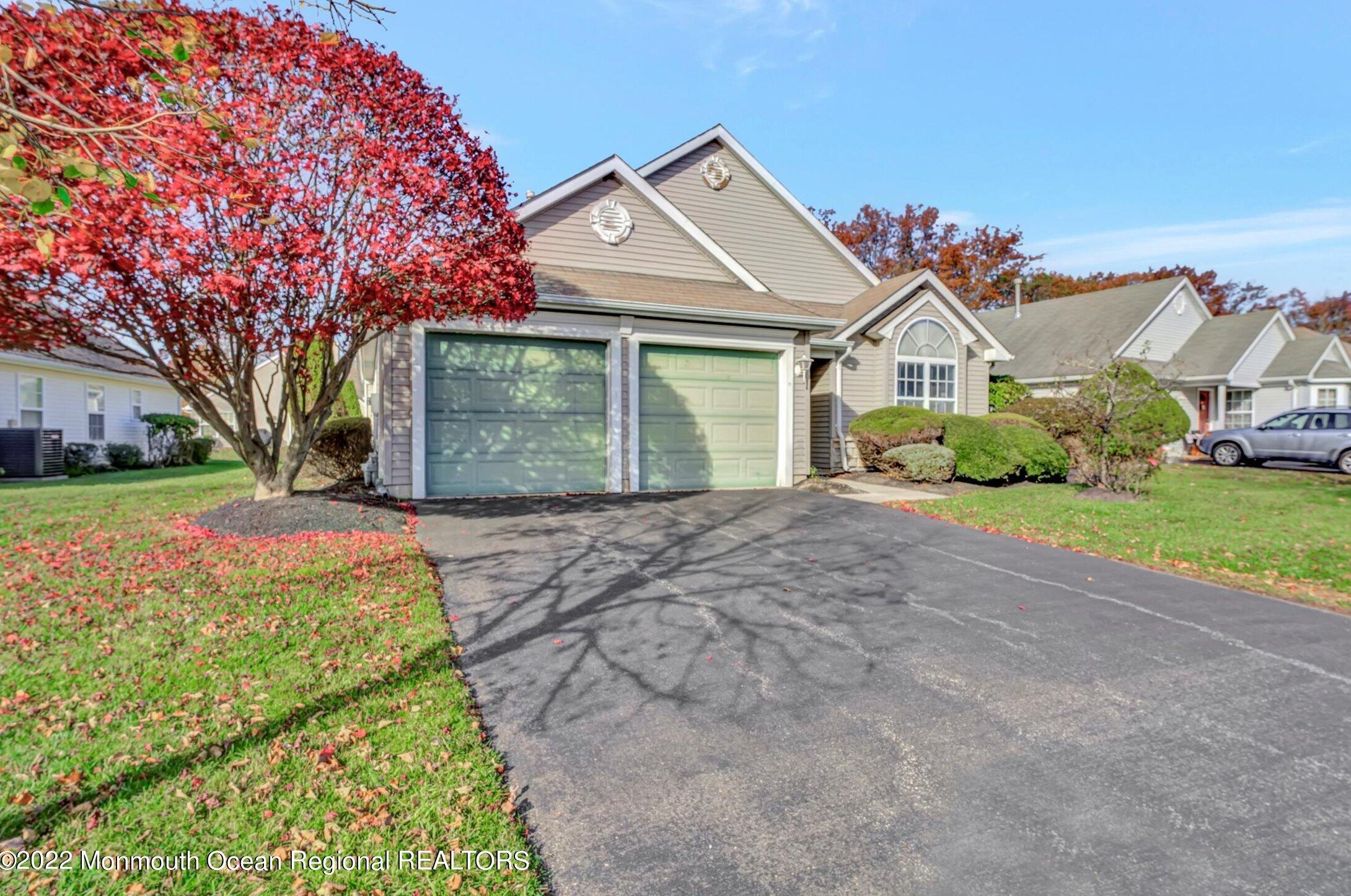 16 Valley Stream Ln, Lakewood, NJ 08701