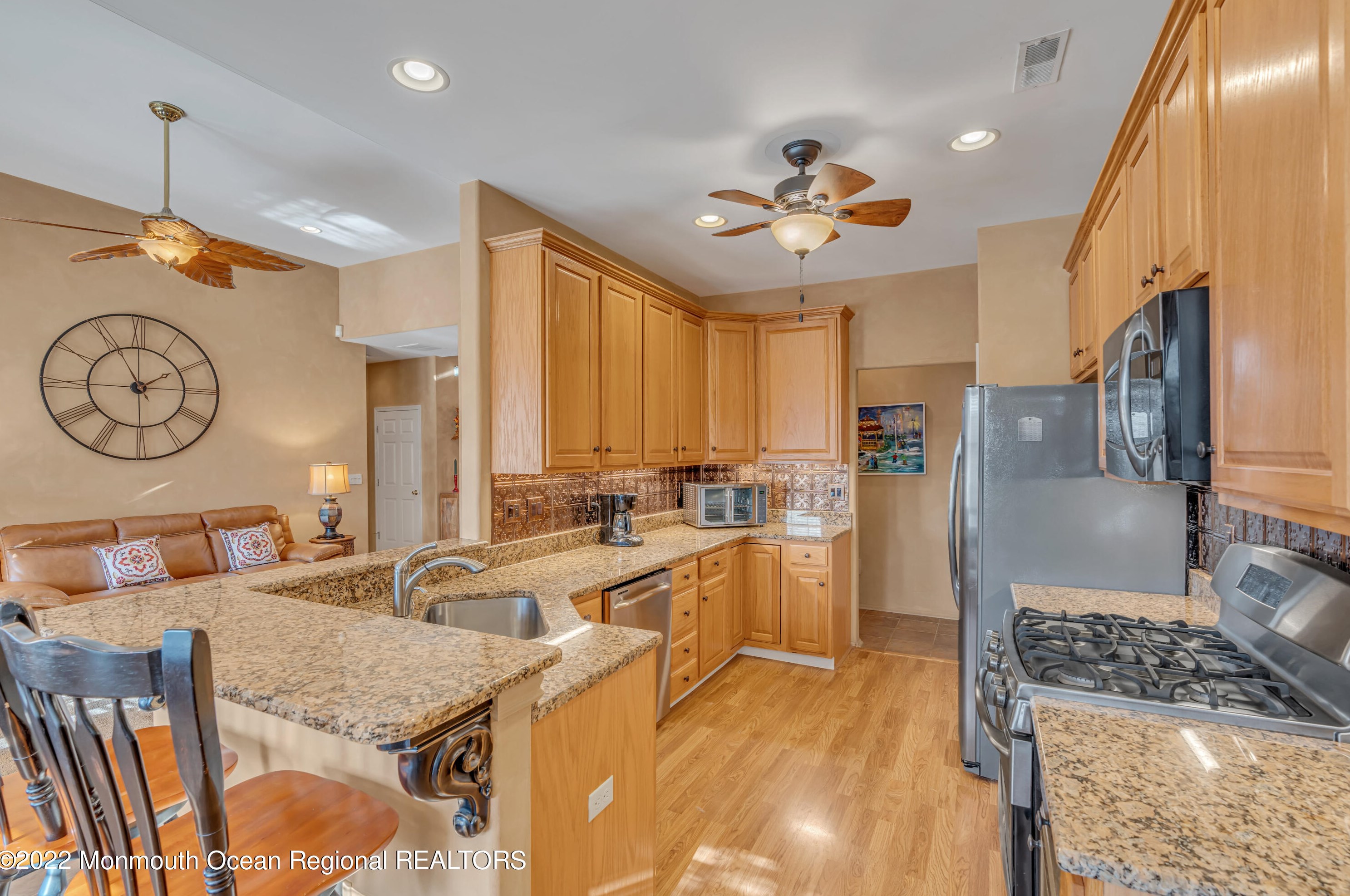 4 Crown Cir, Lakewood, NJ 08701