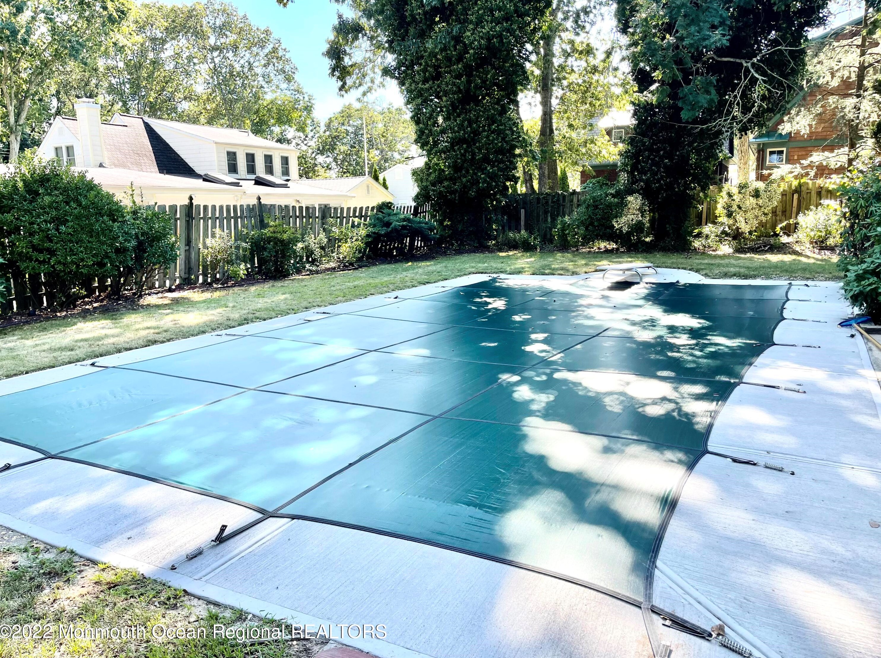 641 Thoroughfare Rd, Bricktown, NJ 08724