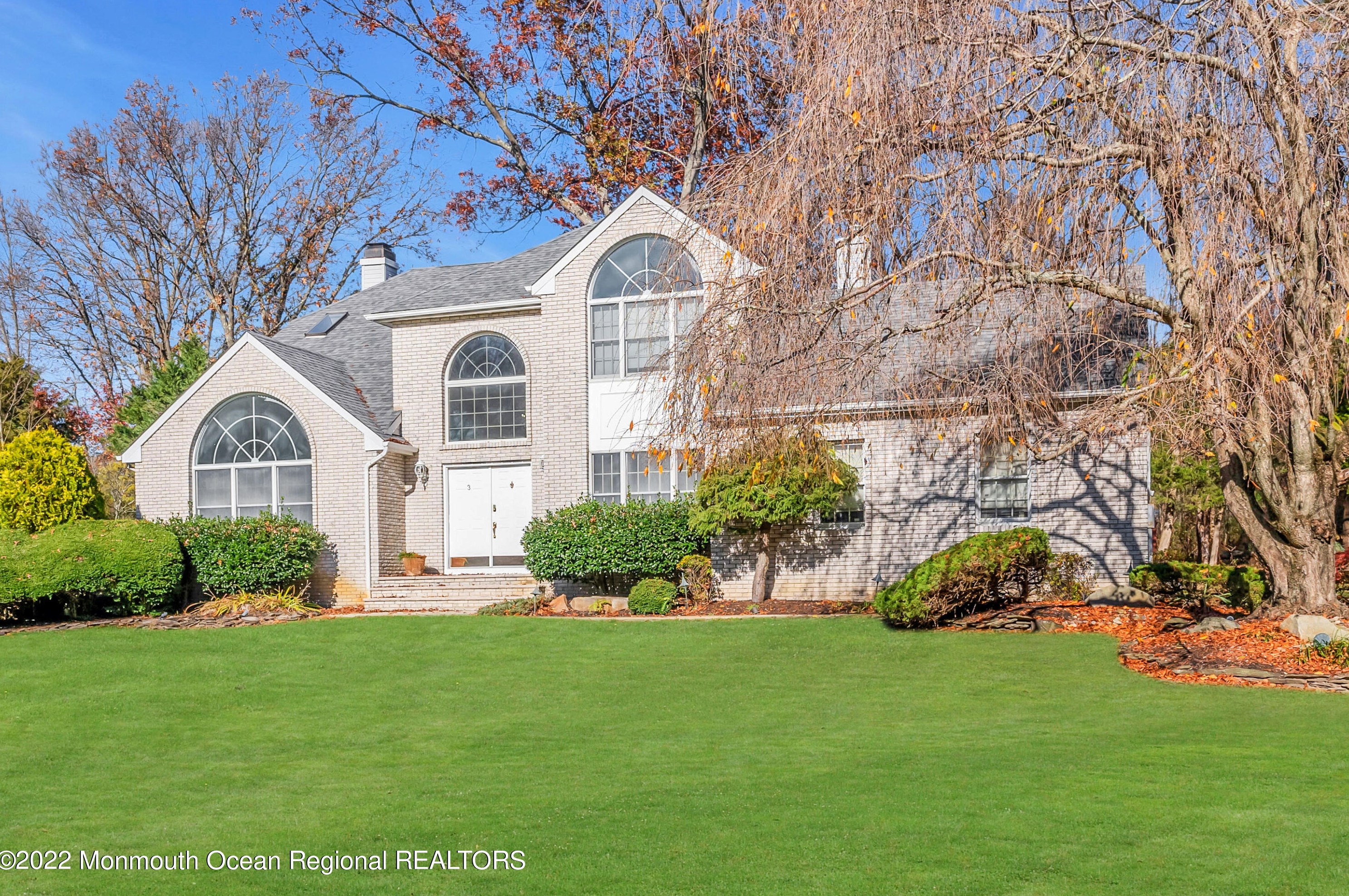 3 Overlook Dr, Jackson Twp, NJ 08527