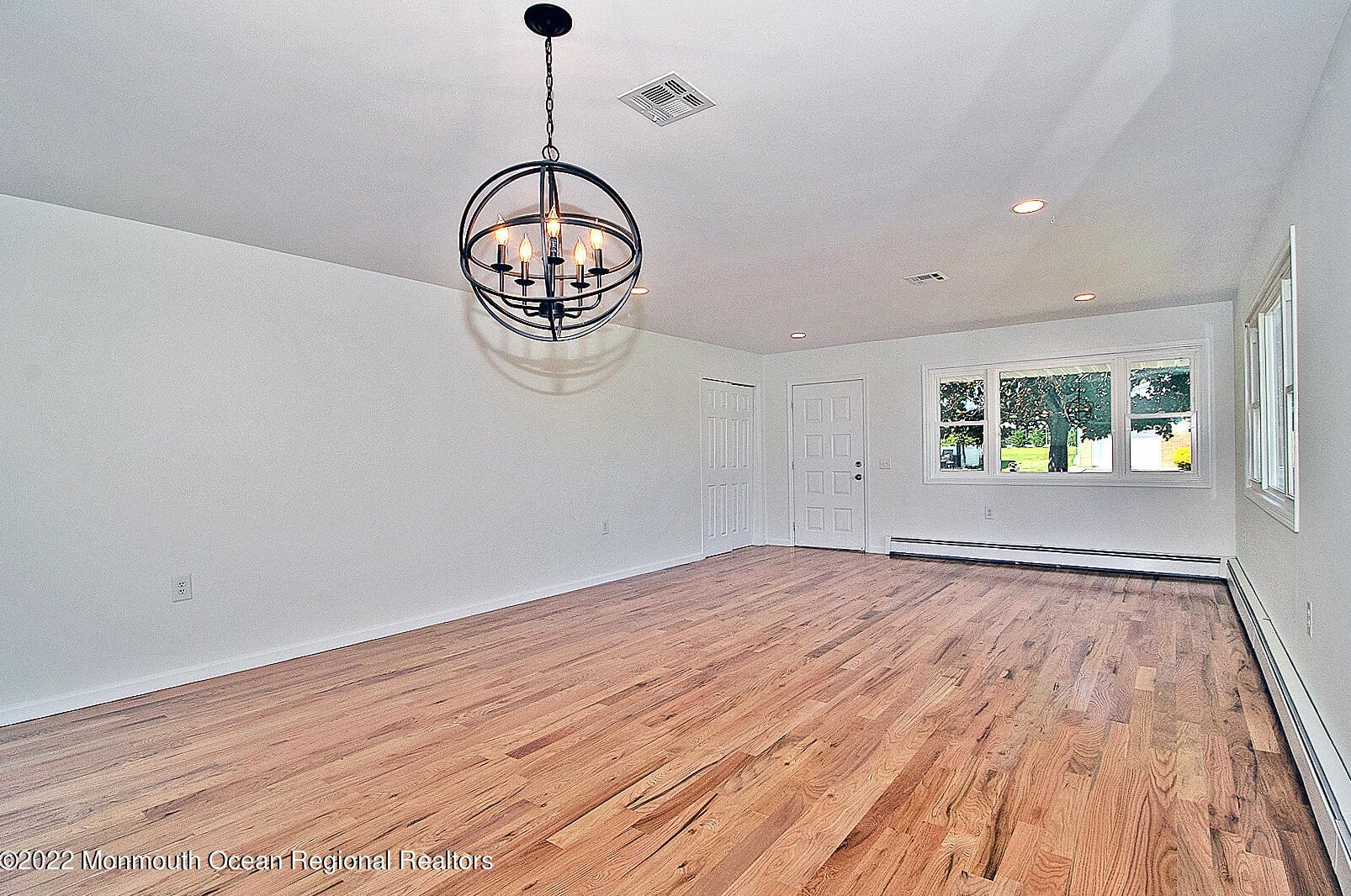 11 Lismore Dr, Toms River NJ  08757-5947 exterior