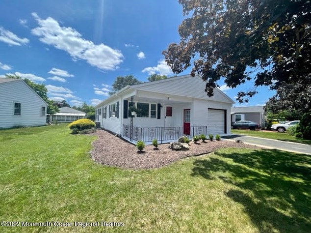 11 Lismore Dr, Toms River NJ  08757-5947 exterior