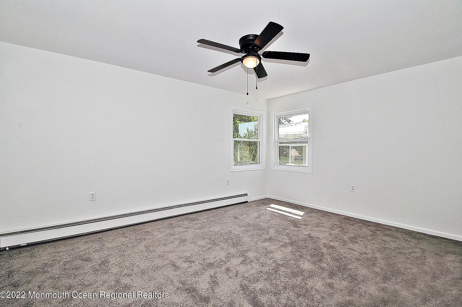 11 Lismore Dr, Toms River NJ  08757-5947 exterior