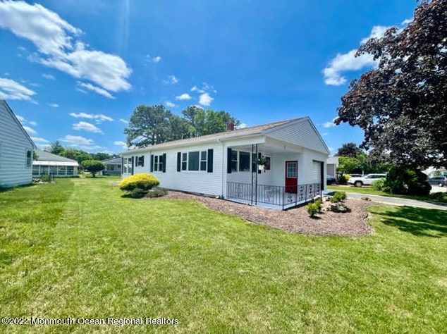 11 Lismore Dr, Toms River NJ  08757-5947 exterior