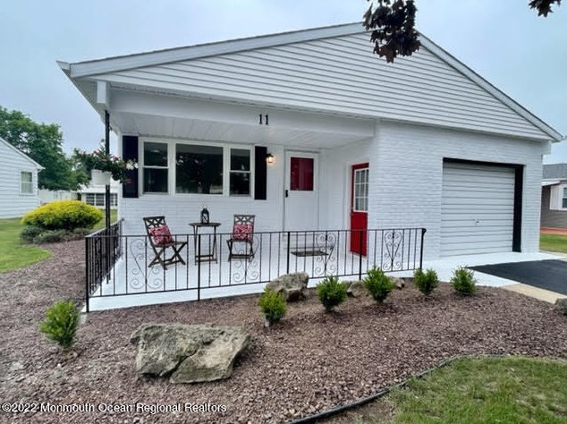 11 Lismore Dr, Toms River NJ  08757-5947 exterior